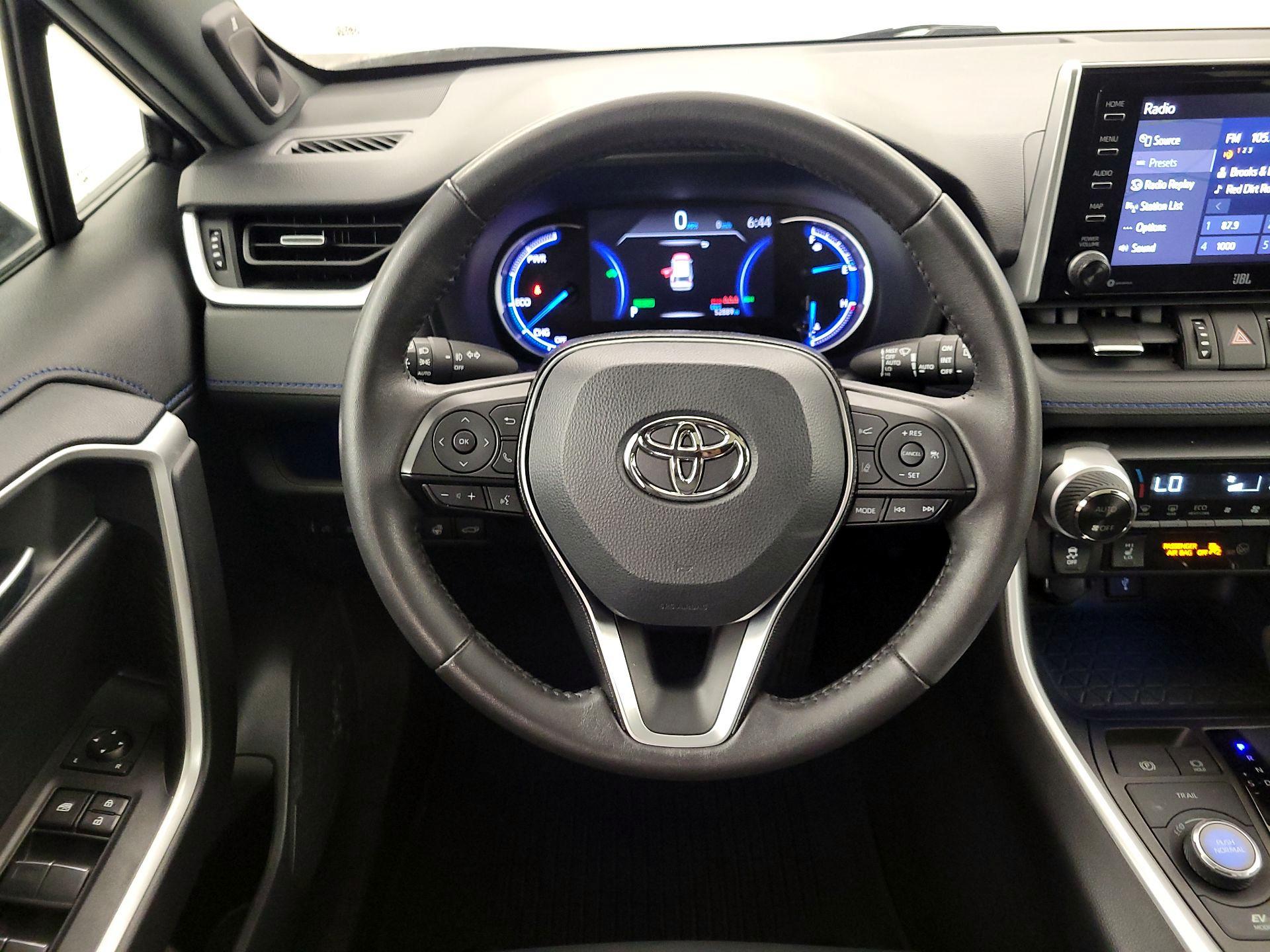 Thumbnail: 2021 Toyota RAV4 - 10