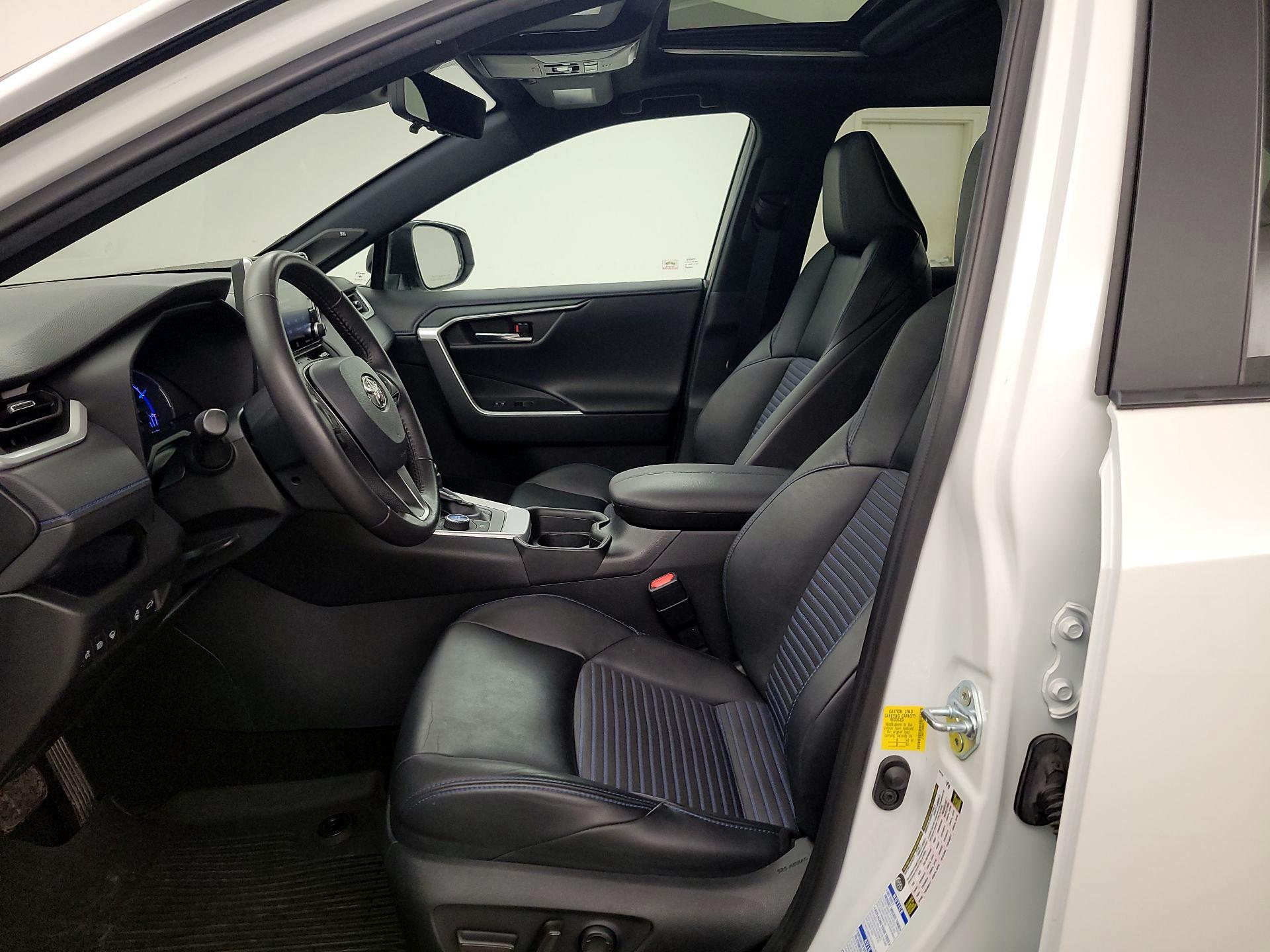 Thumbnail: 2021 Toyota RAV4 - 11