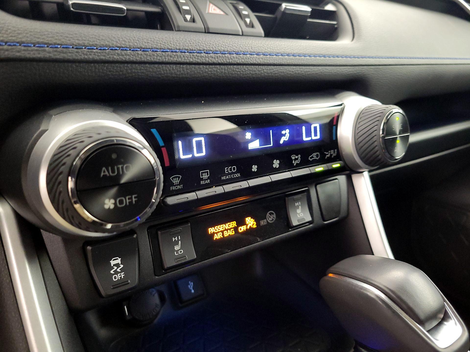 Thumbnail: 2021 Toyota RAV4 - 17