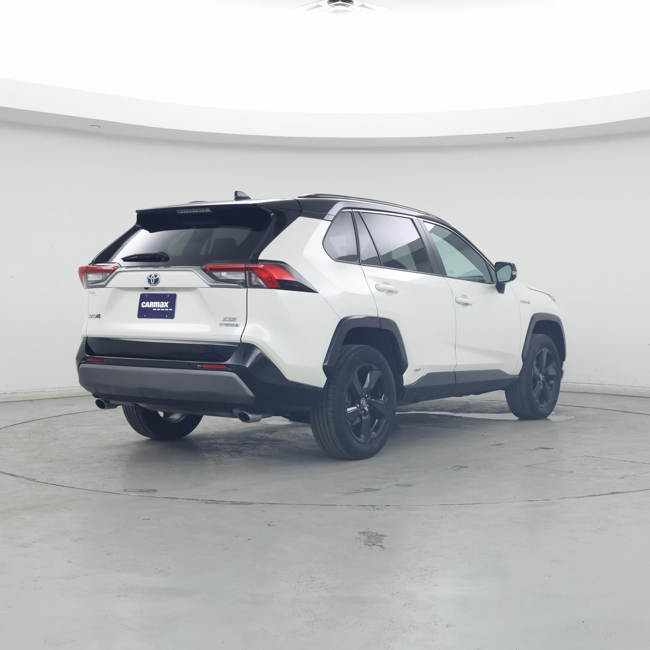 Thumbnail: 2021 Toyota RAV4 - 8