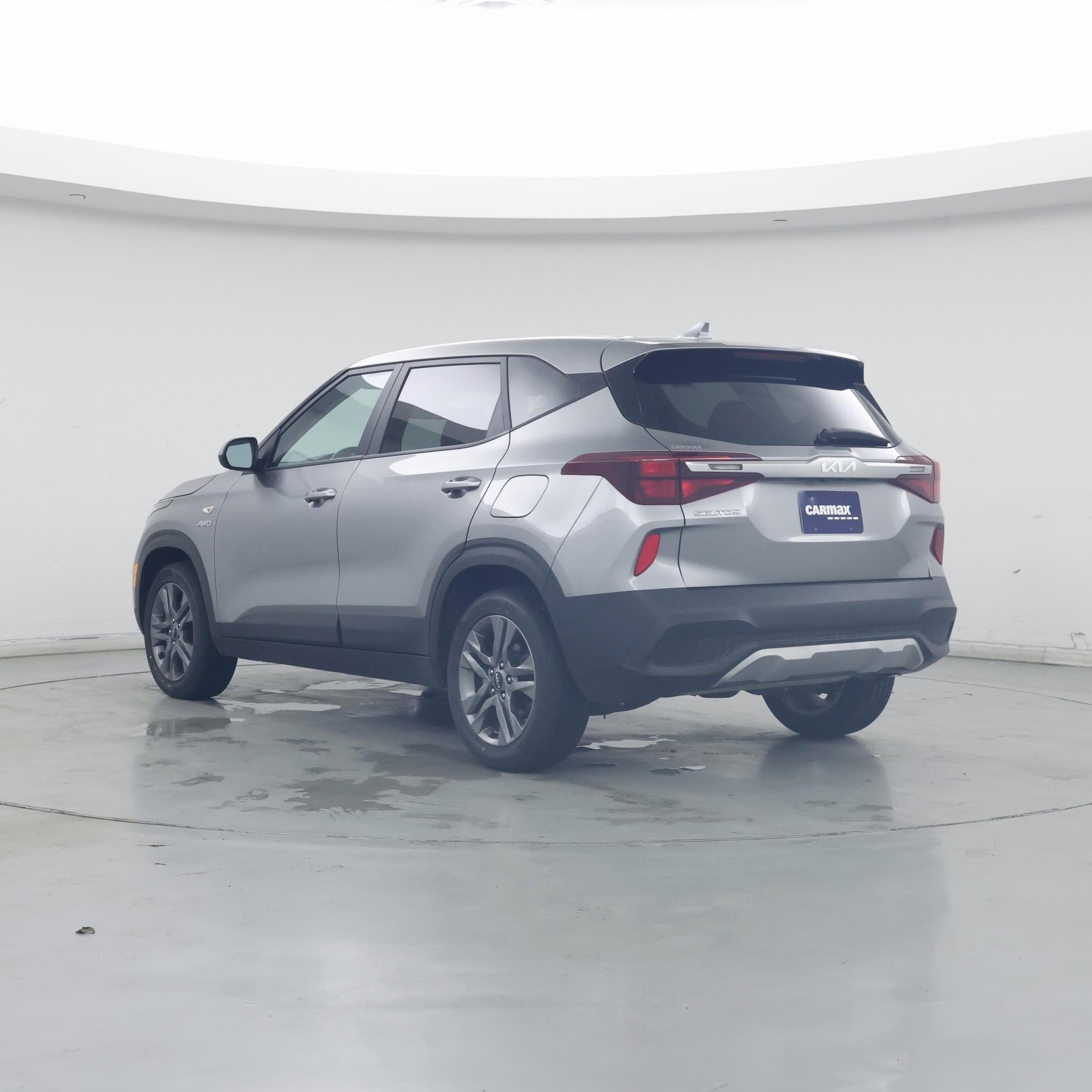 Thumbnail: 2023 Kia Seltos - 2