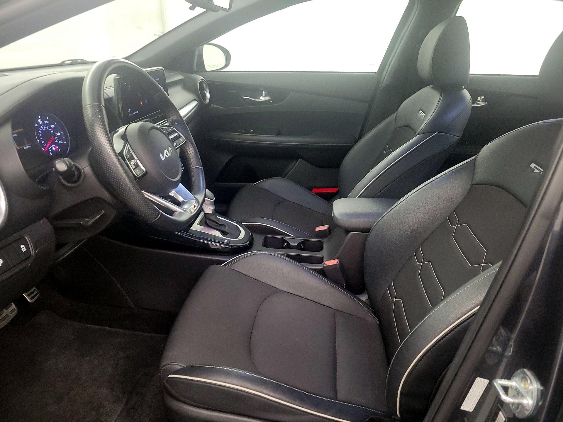 Thumbnail: 2022 Kia Forte - 11