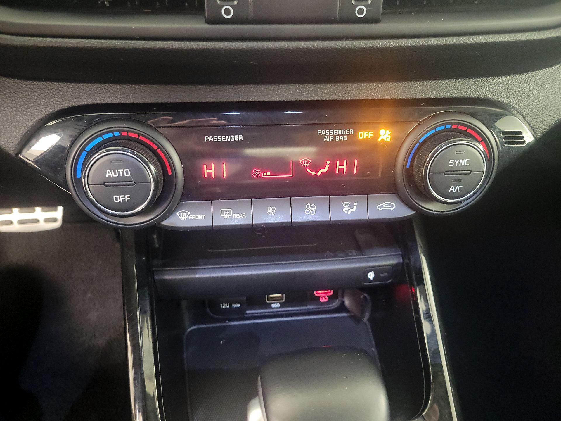 Thumbnail: 2022 Kia Forte - 17