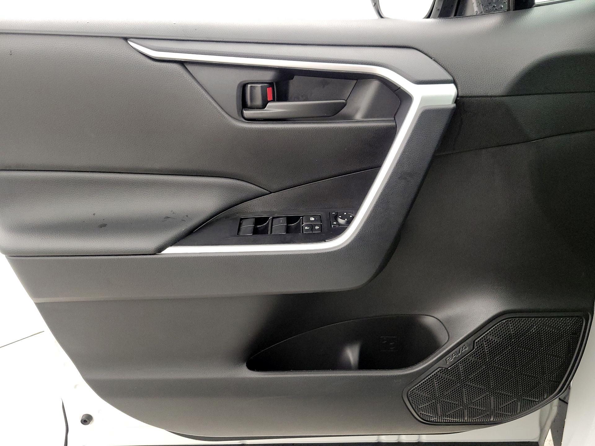 Thumbnail: 2025 Toyota RAV4 - 12