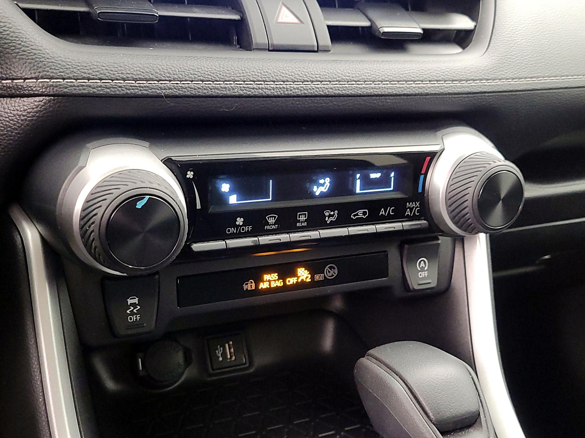 Thumbnail: 2025 Toyota RAV4 - 16