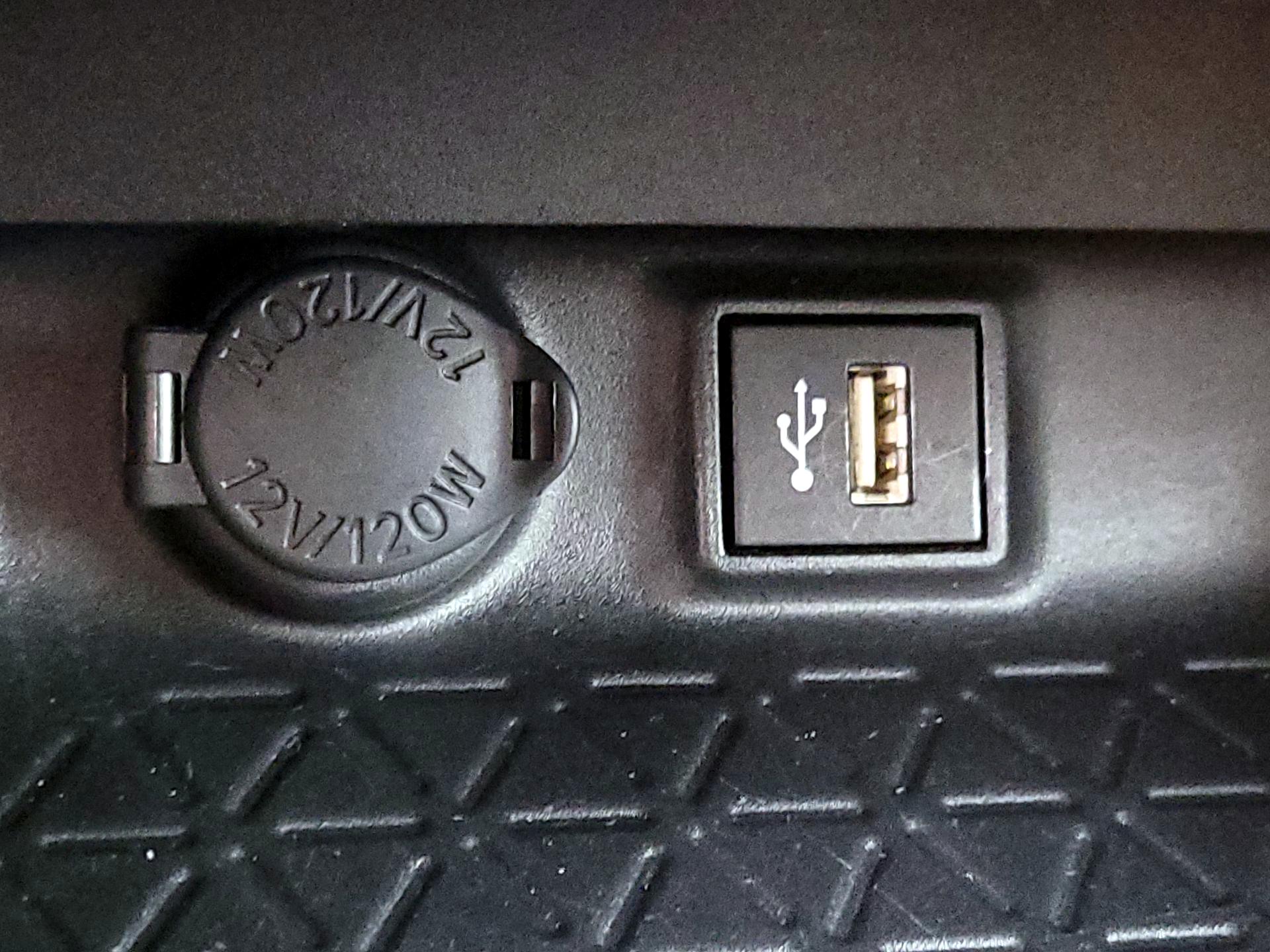 Thumbnail: 2025 Toyota RAV4 - 18