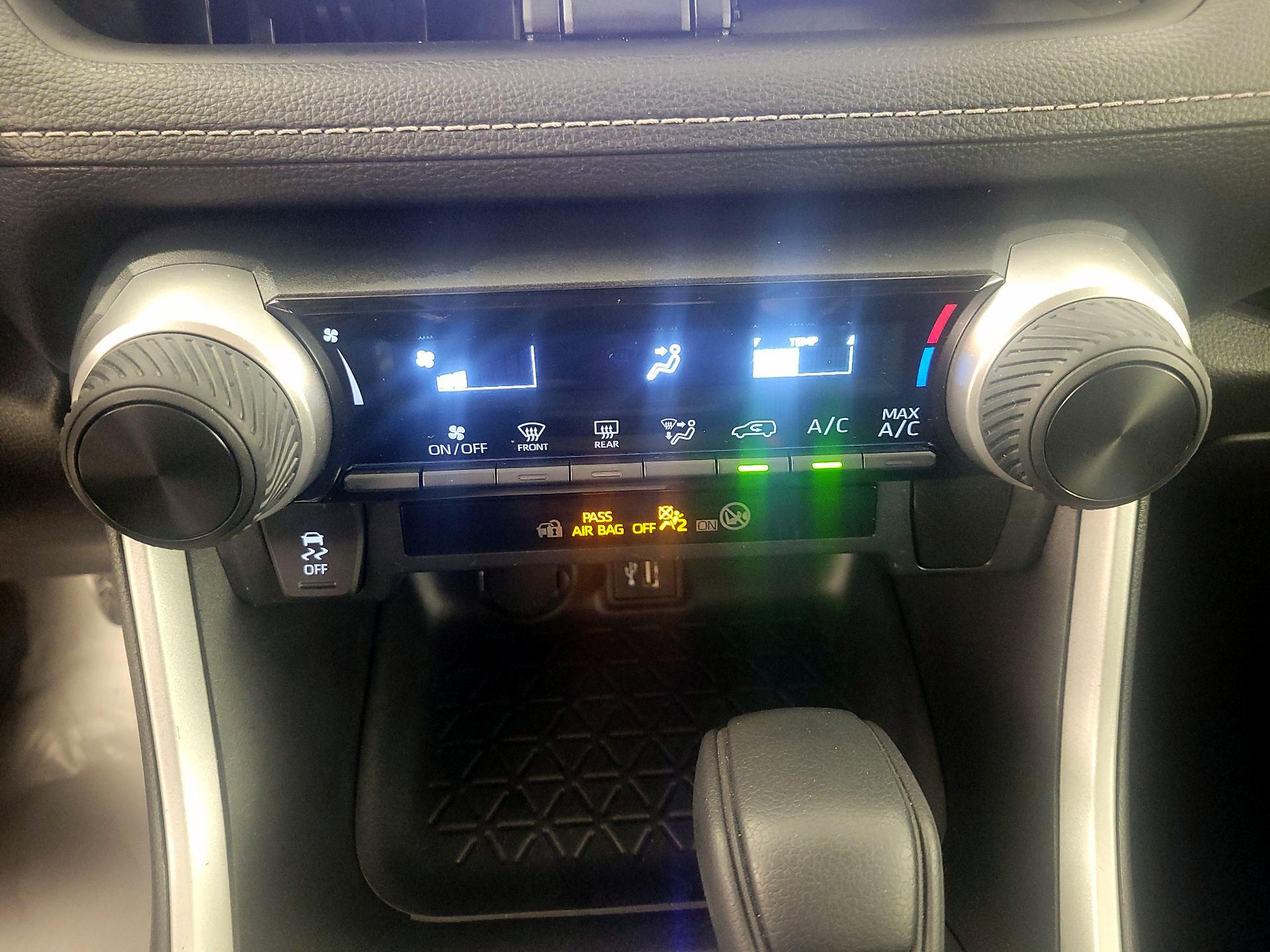 Thumbnail: 2023 Toyota RAV4 - 17