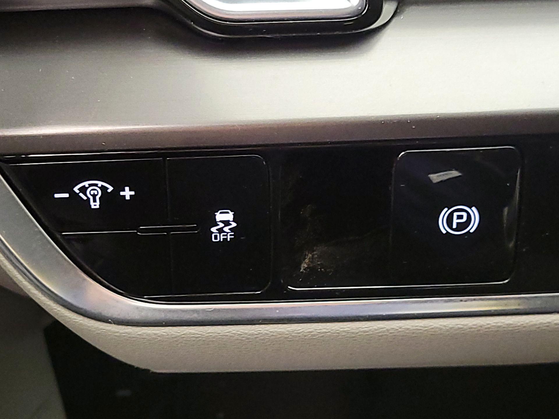 Thumbnail: 2023 Kia Sportage - 13