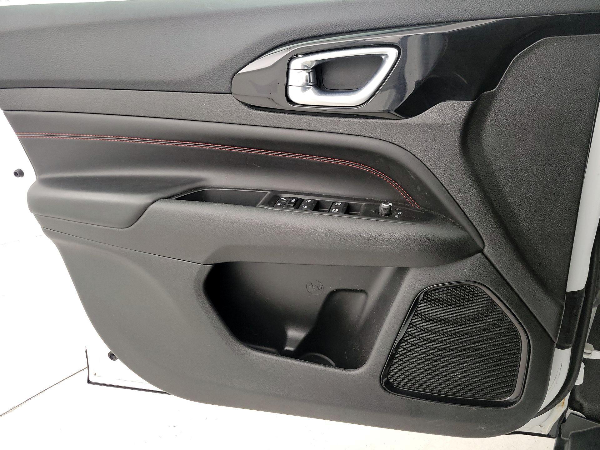 Thumbnail: 2022 Jeep Compass - 12