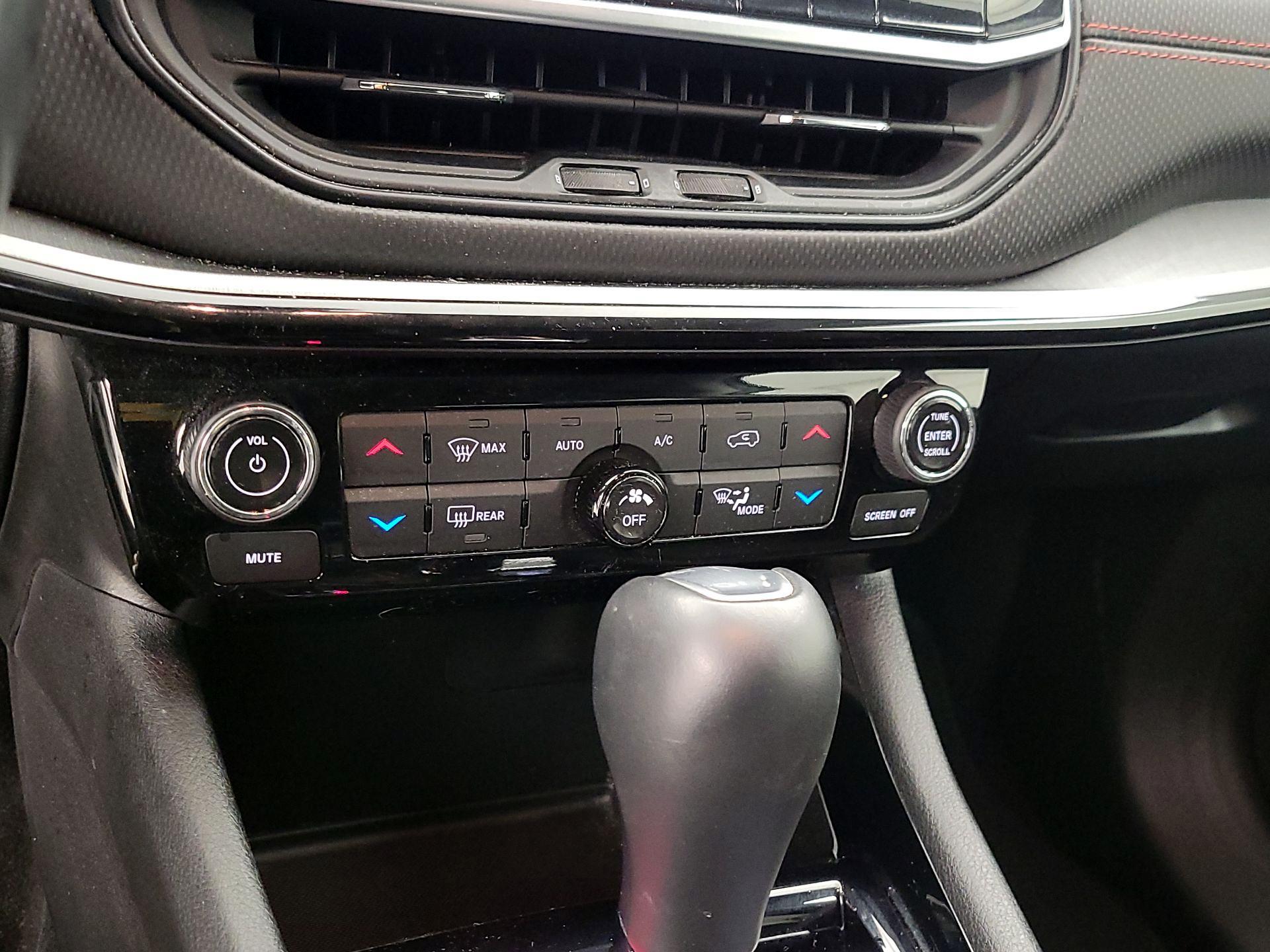 Thumbnail: 2022 Jeep Compass - 16