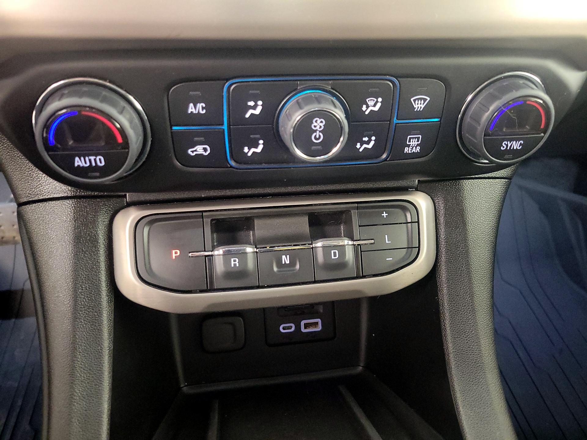 Thumbnail: 2023 GMC Acadia - 17