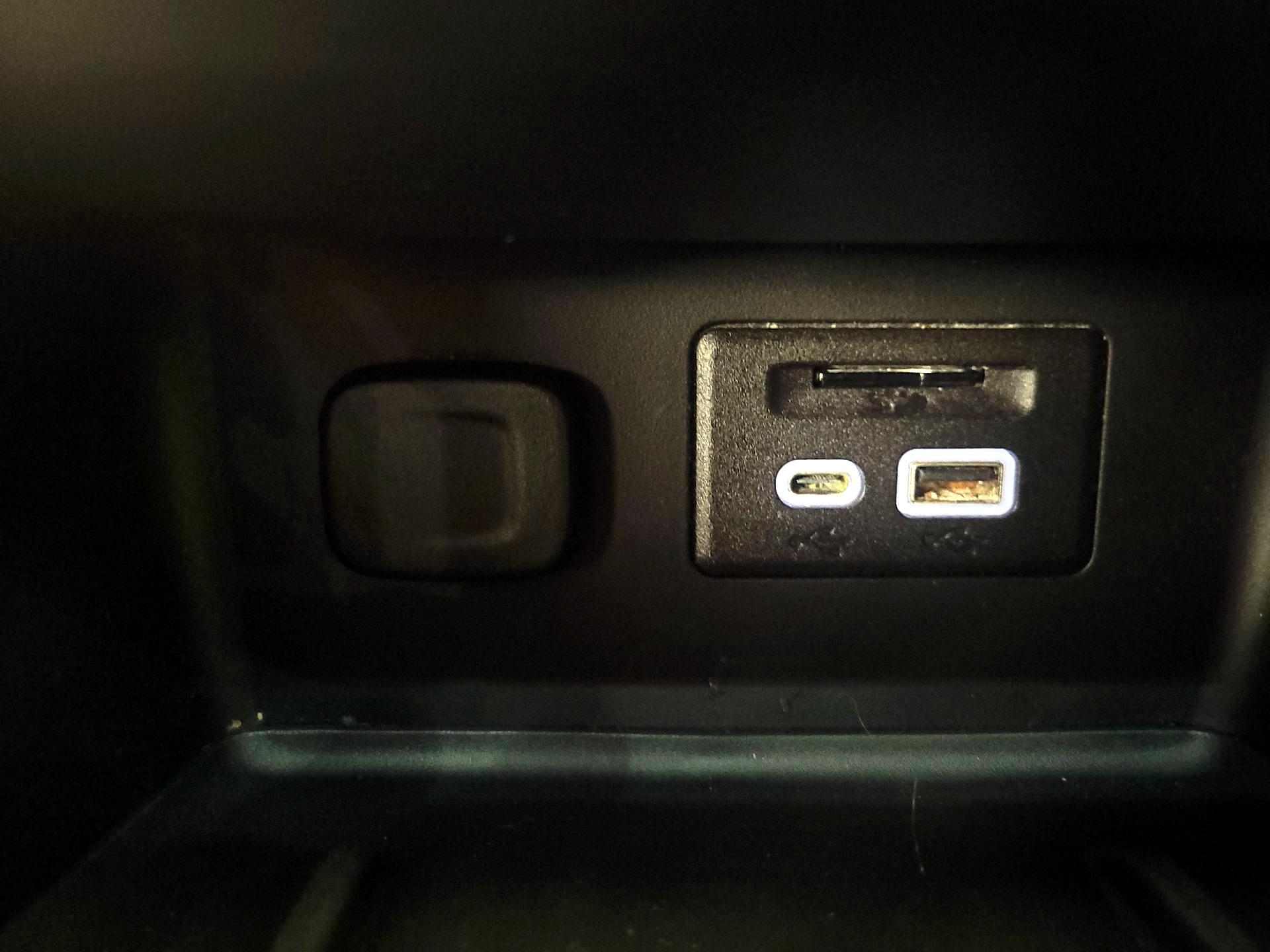 Thumbnail: 2023 GMC Acadia - 19