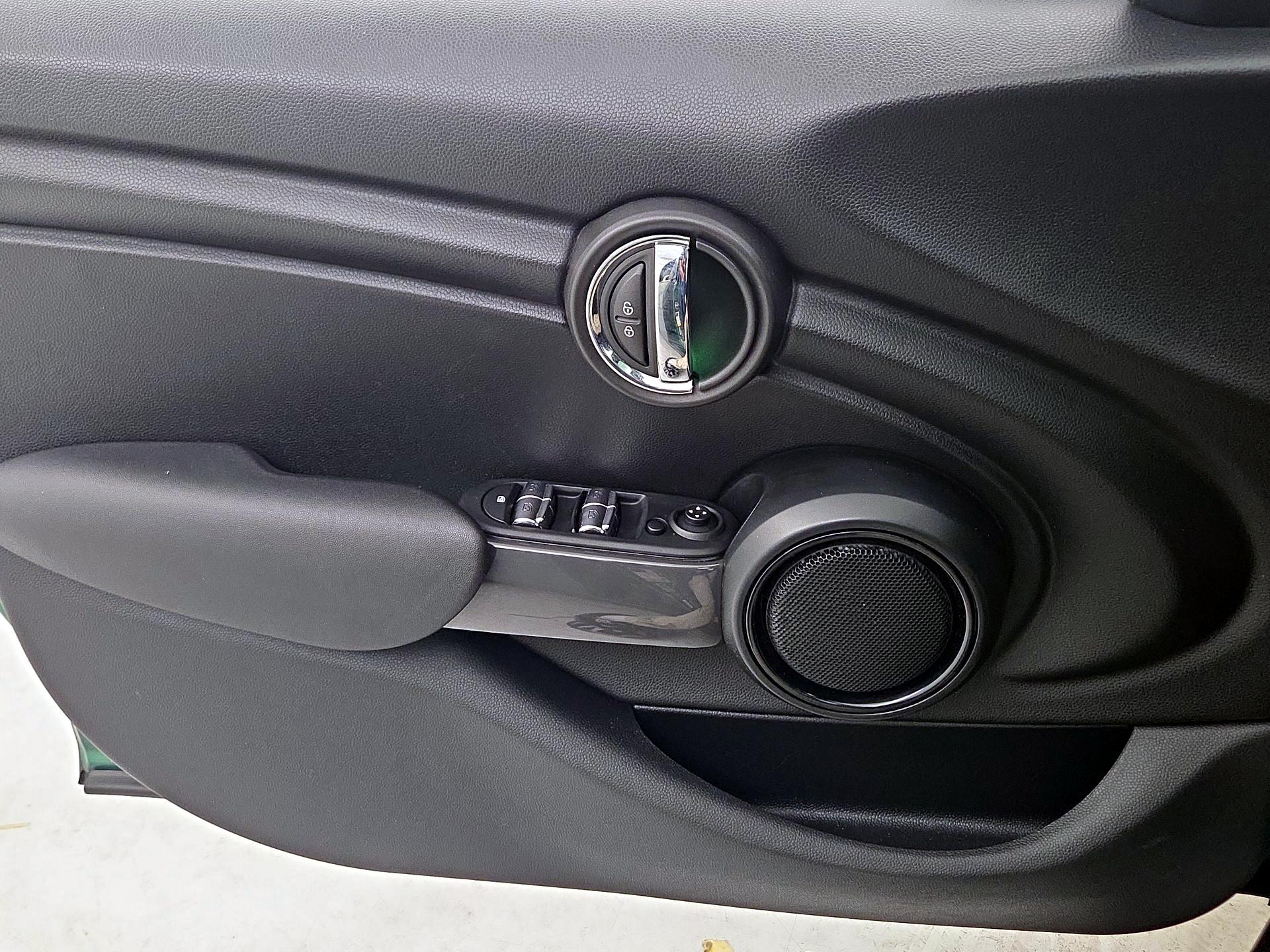 Thumbnail: 2020 MINI Cooper Hardtop - 12