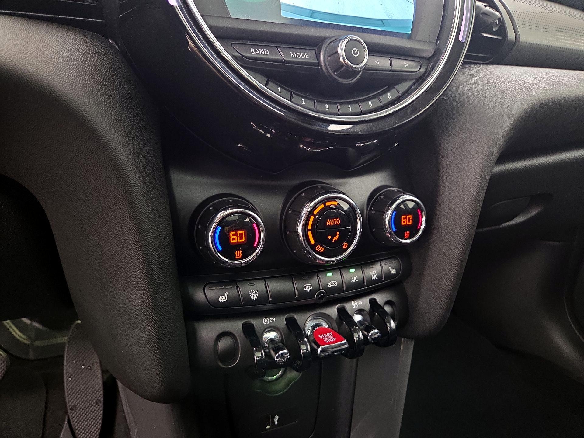 Thumbnail: 2020 MINI Cooper Hardtop - 16