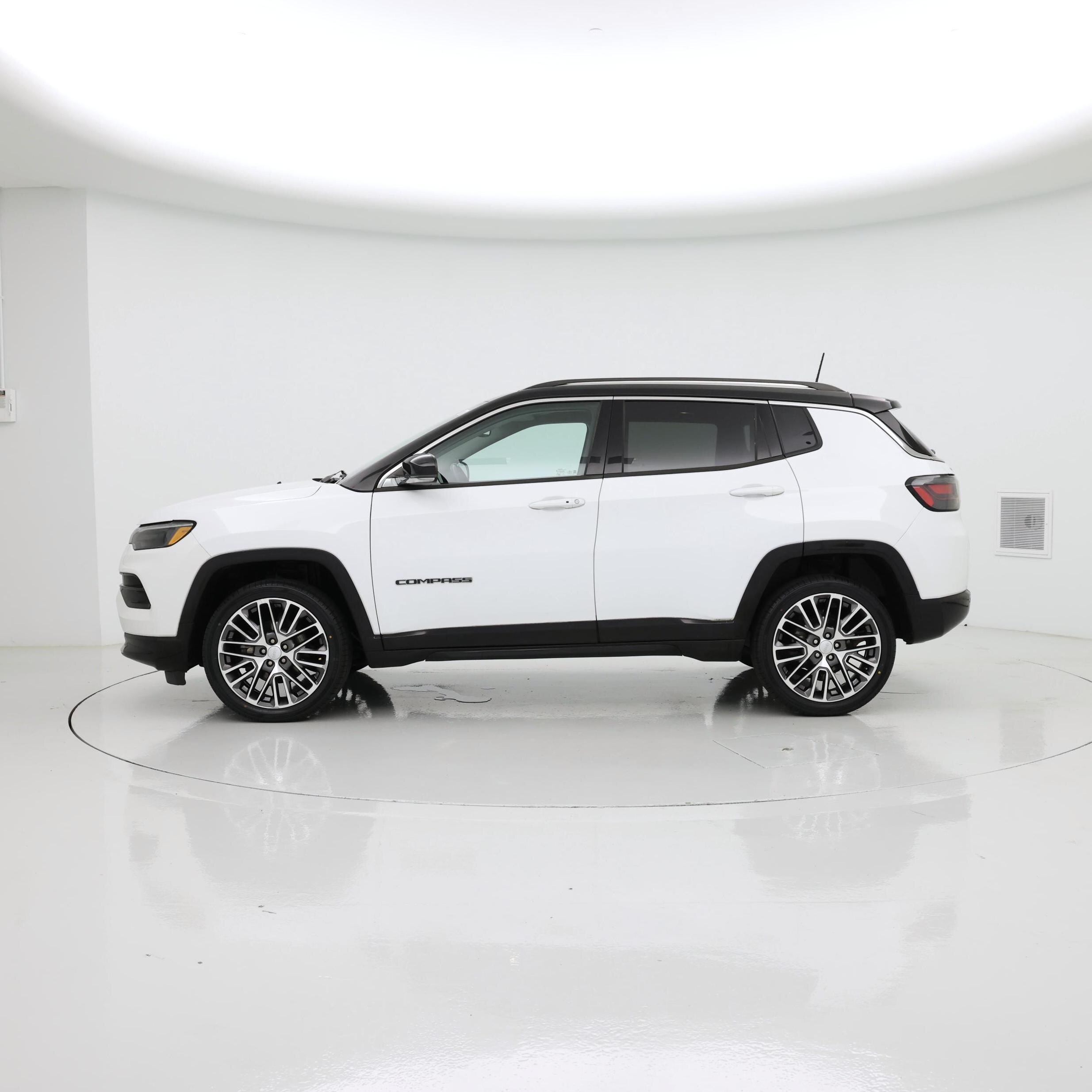 Thumbnail: 2022 Jeep Compass - 3