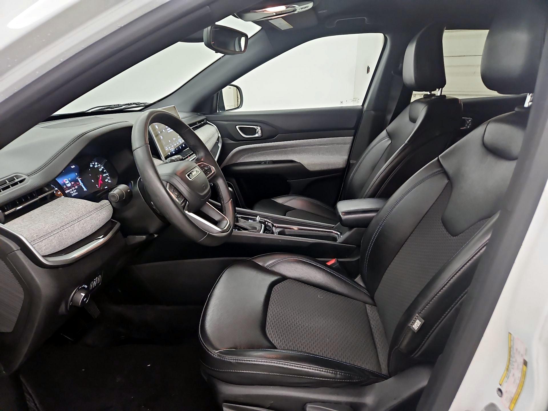 Thumbnail: 2023 Jeep Compass - 11