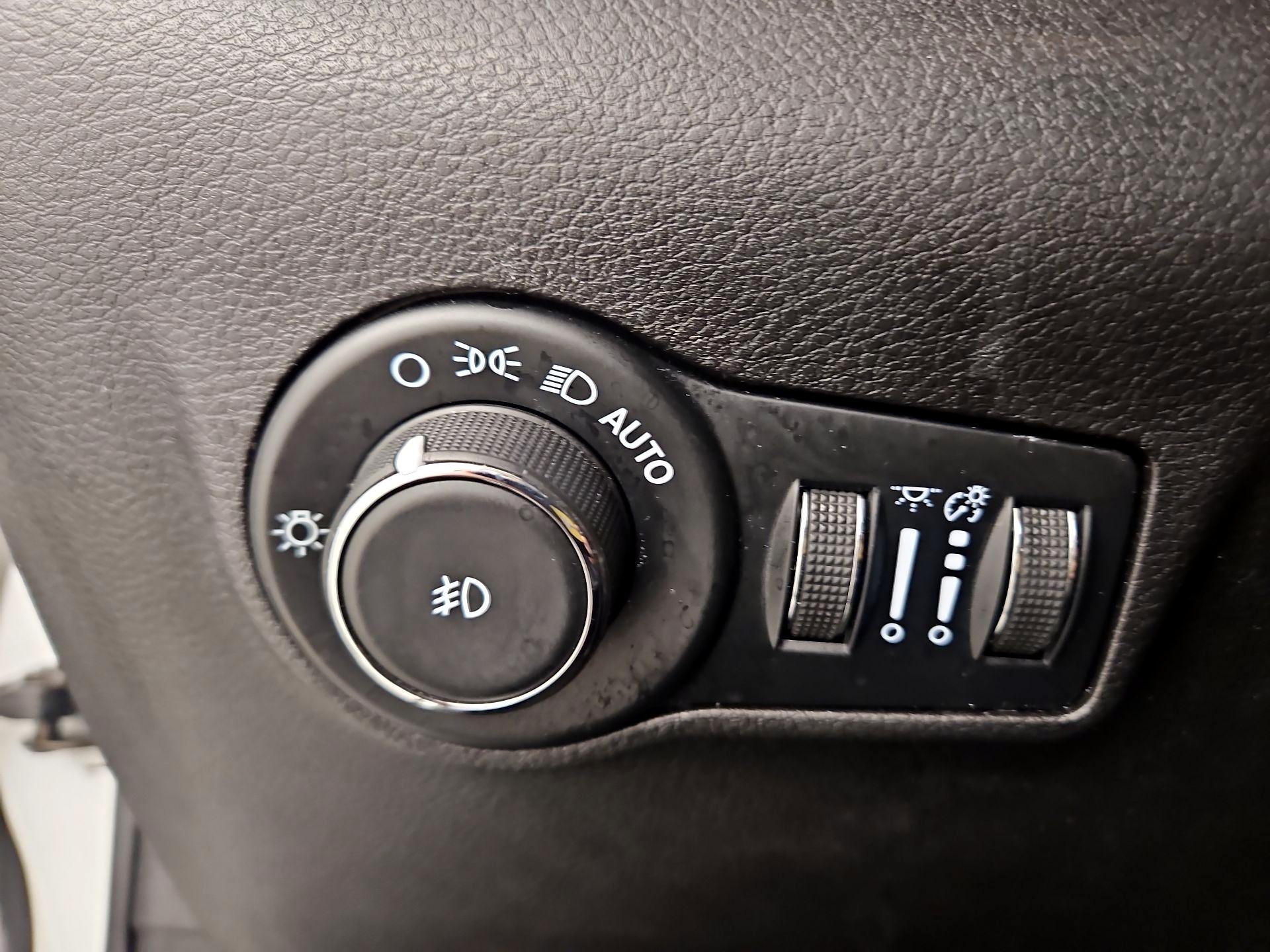 Thumbnail: 2023 Jeep Compass - 13