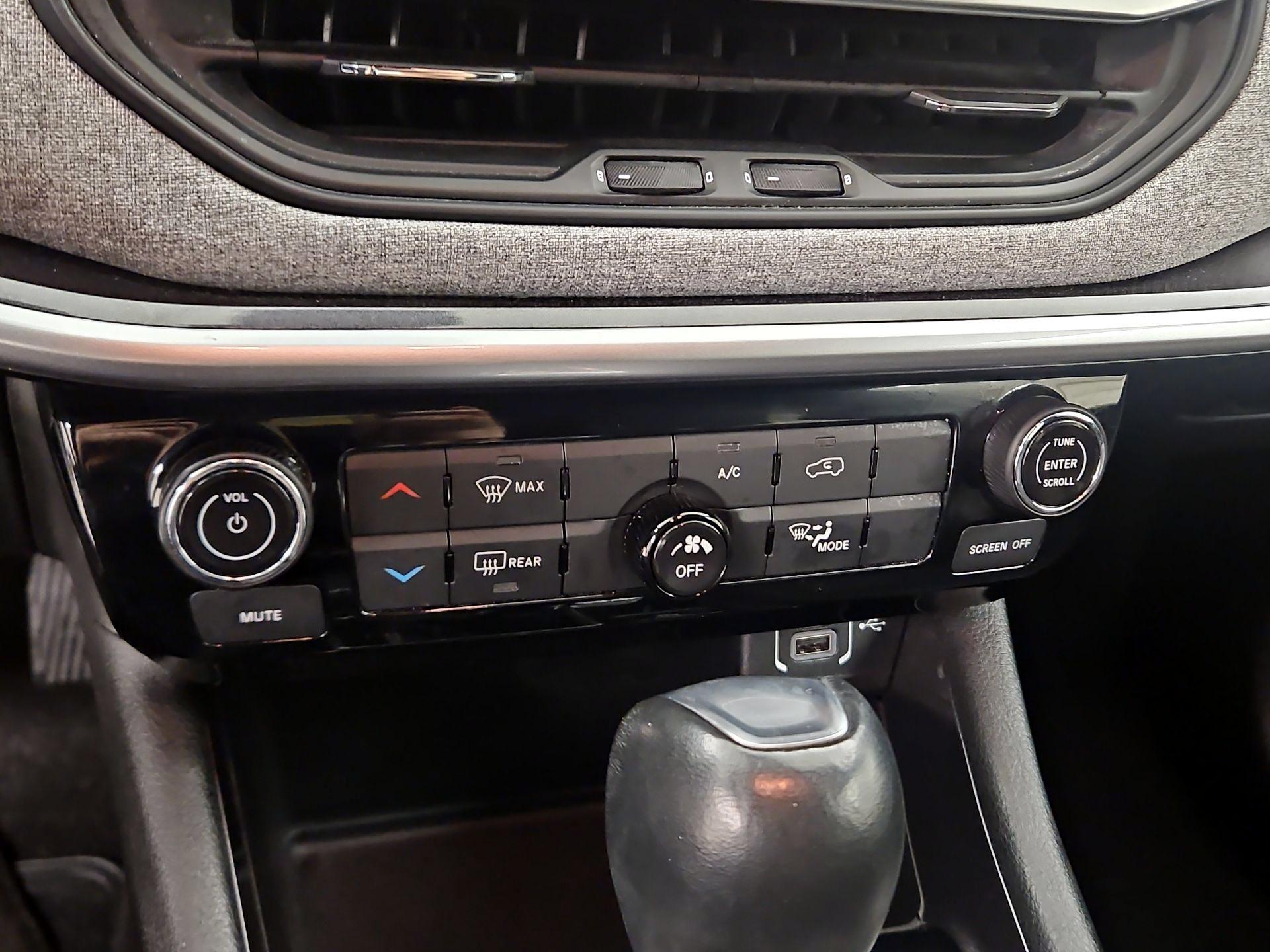 Thumbnail: 2023 Jeep Compass - 16