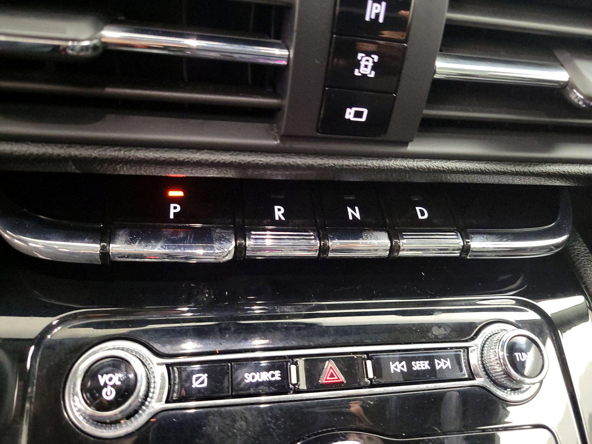 Thumbnail: 2021 Lincoln Corsair - 17