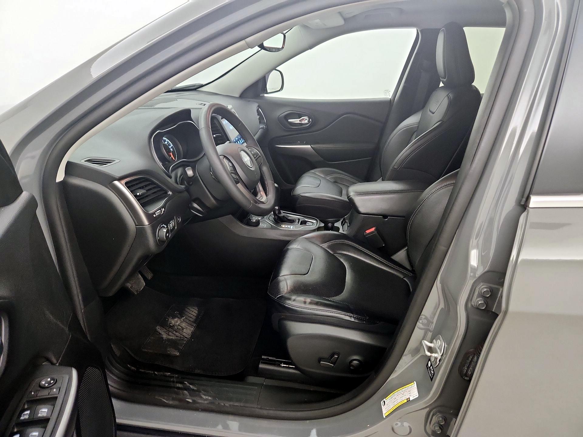 Thumbnail: 2022 Jeep Cherokee - 9