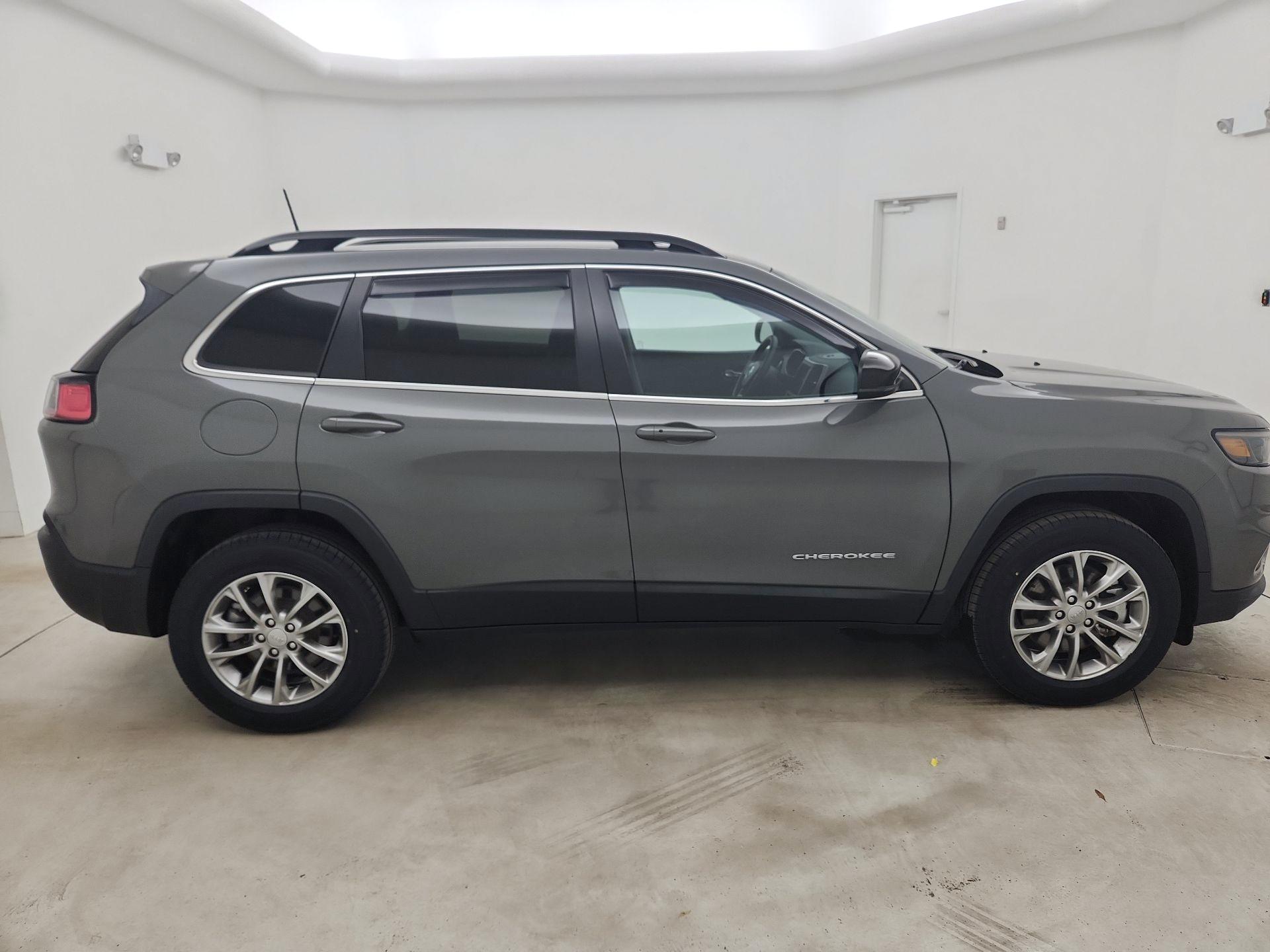 Thumbnail: 2022 Jeep Cherokee - 4