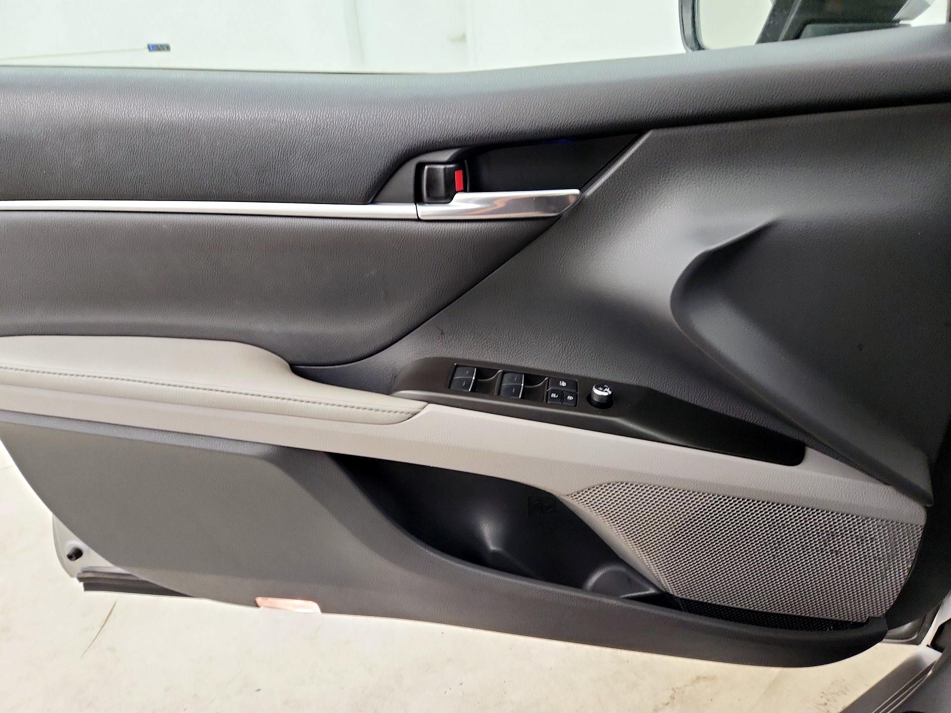 Thumbnail: 2023 Toyota Camry - 10