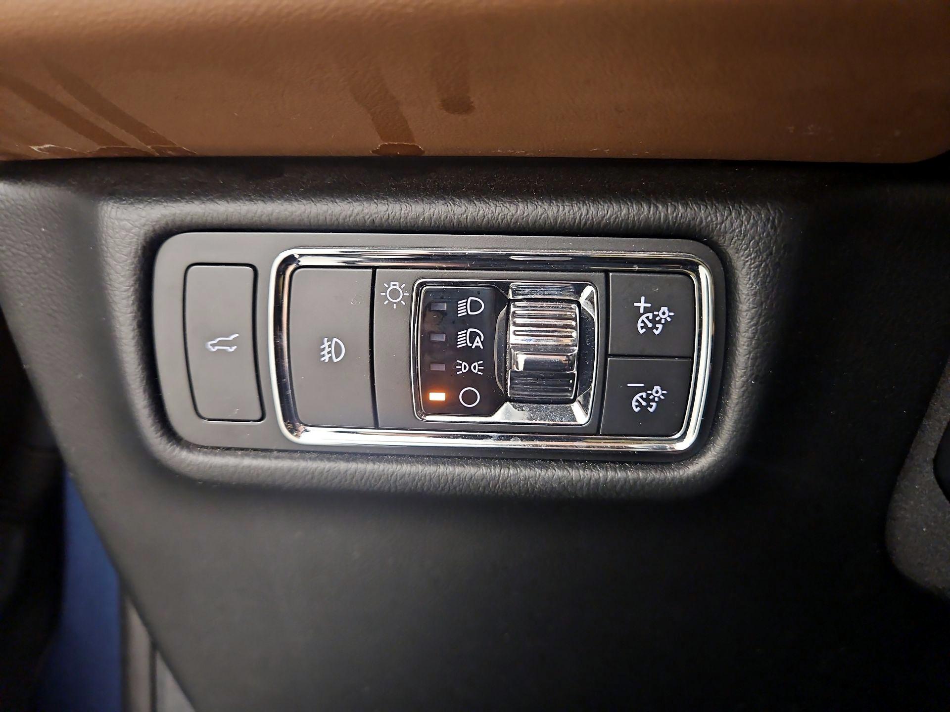 Thumbnail: 2020 Lincoln Aviator - 13