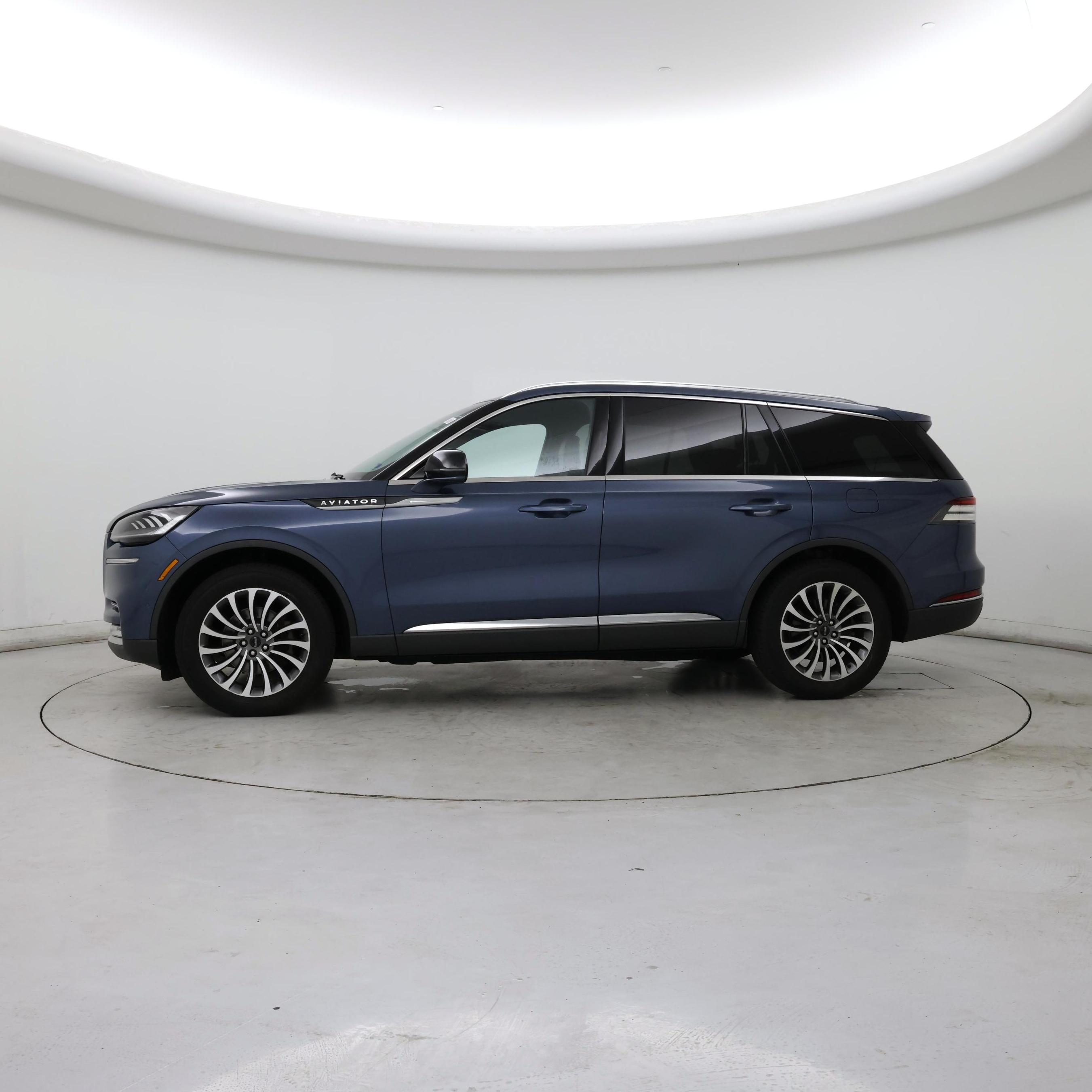 Thumbnail: 2020 Lincoln Aviator - 3
