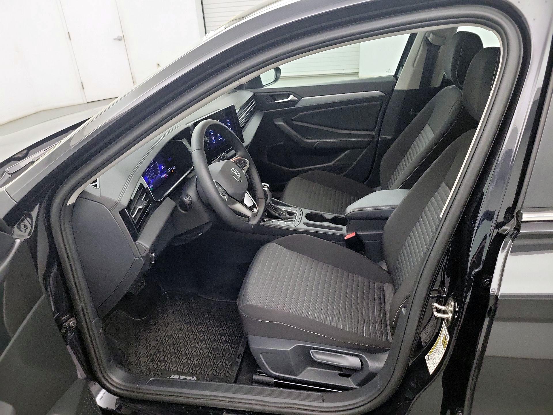 Thumbnail: 2025 Volkswagen Jetta - 9