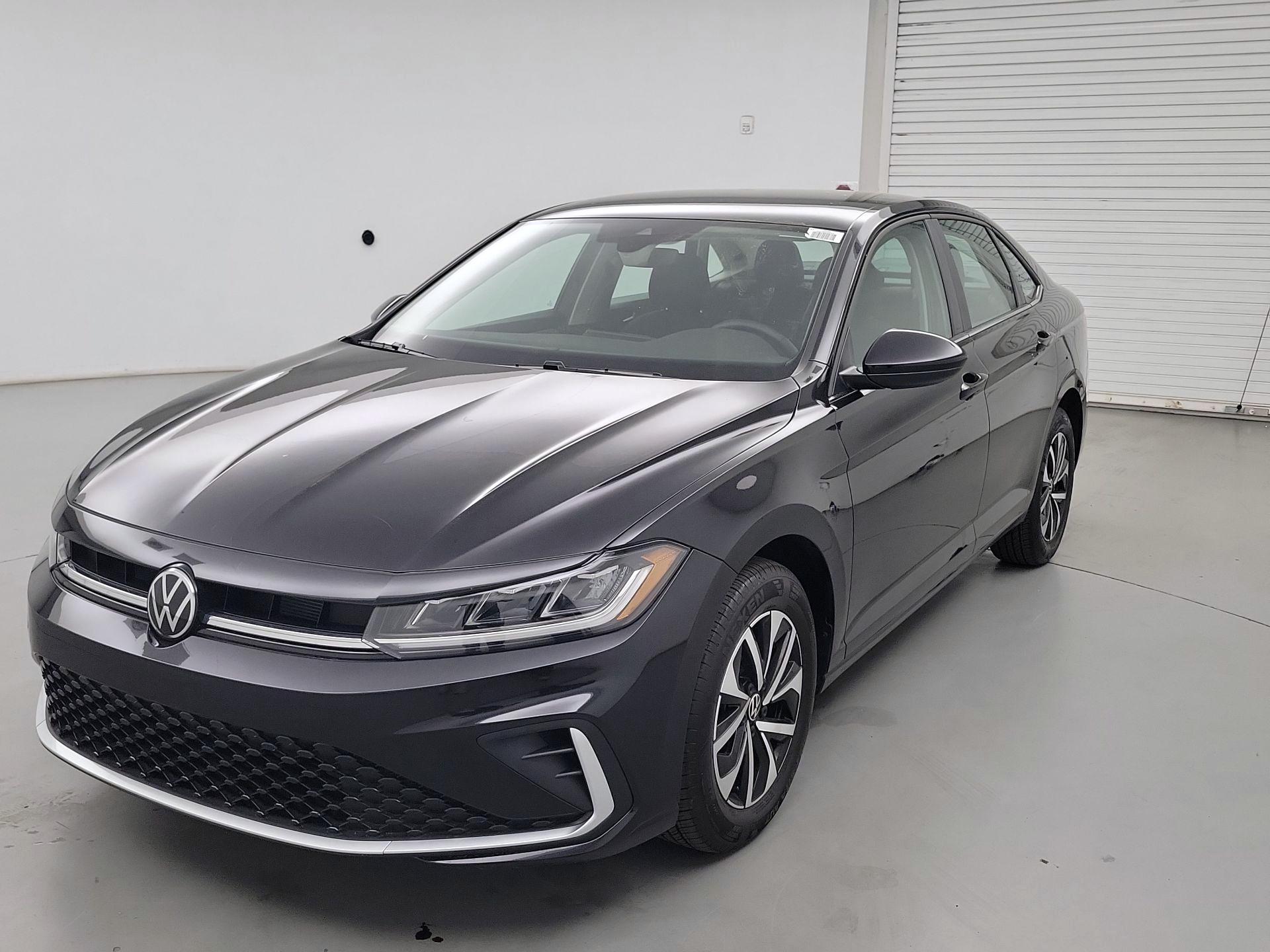 Thumbnail: 2025 Volkswagen Jetta - 3