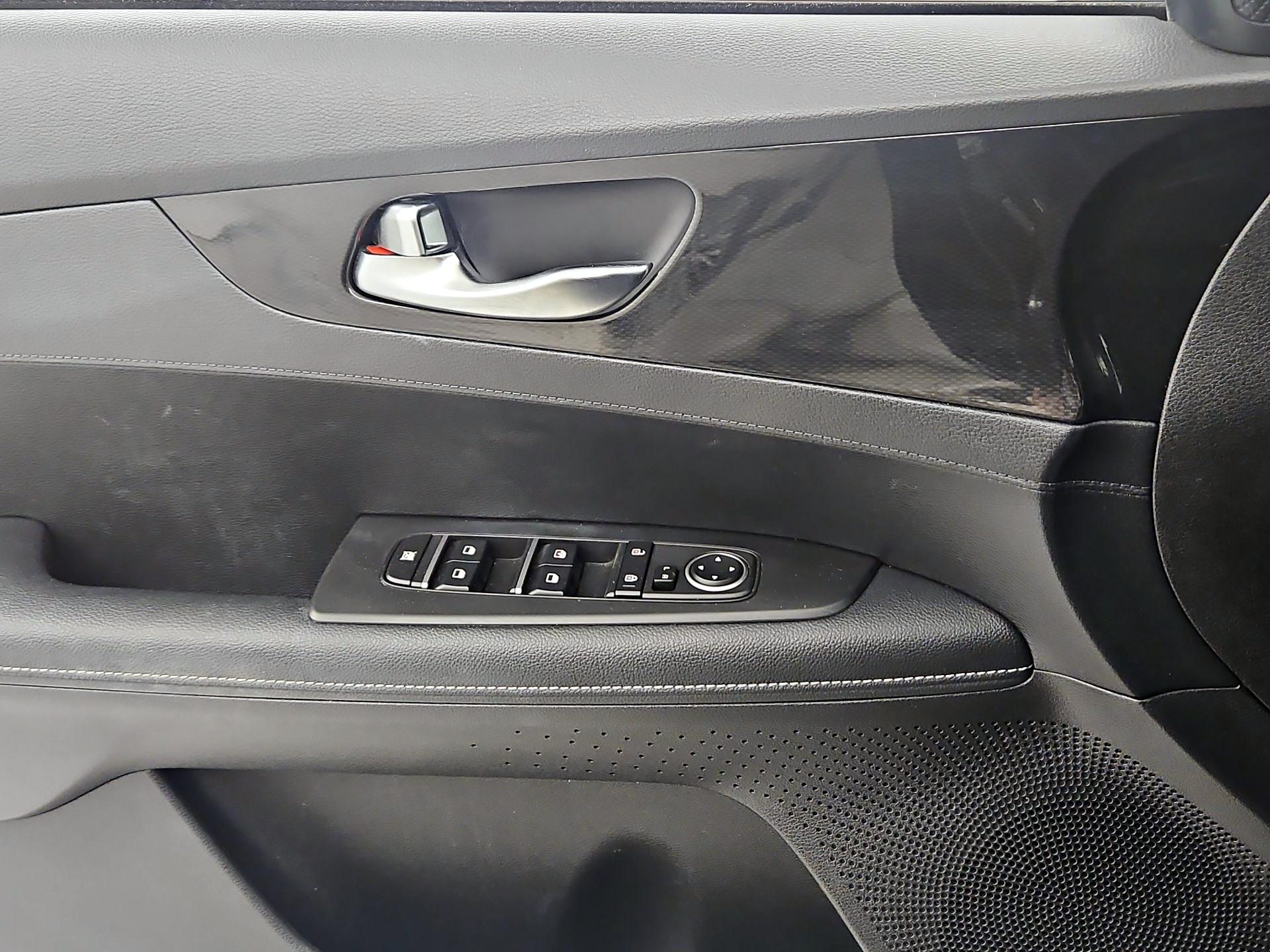 Thumbnail: 2023 Kia Forte - 12