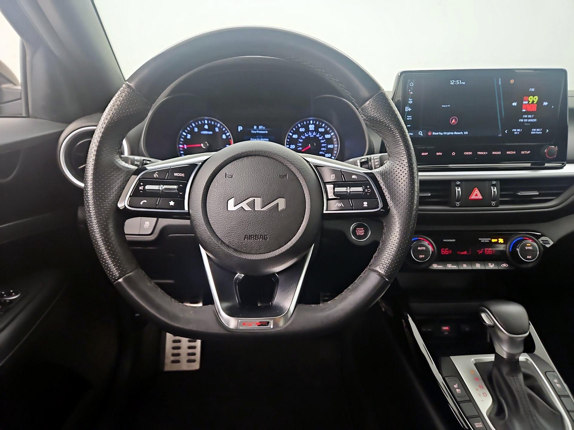 Thumbnail: 2023 Kia Forte - 10