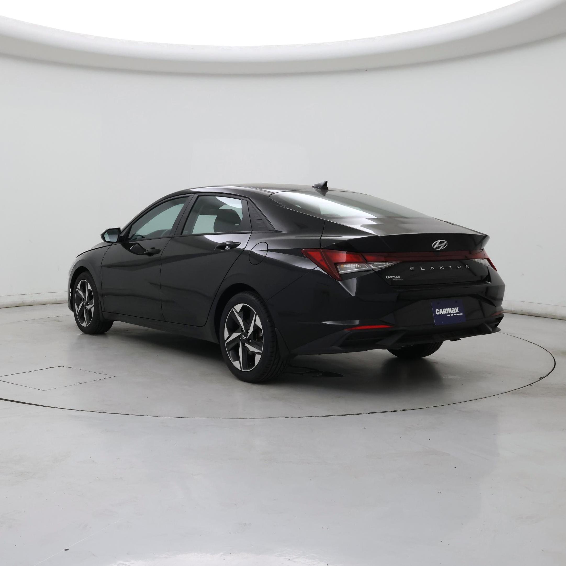 Thumbnail: 2023 Hyundai Elantra - 2
