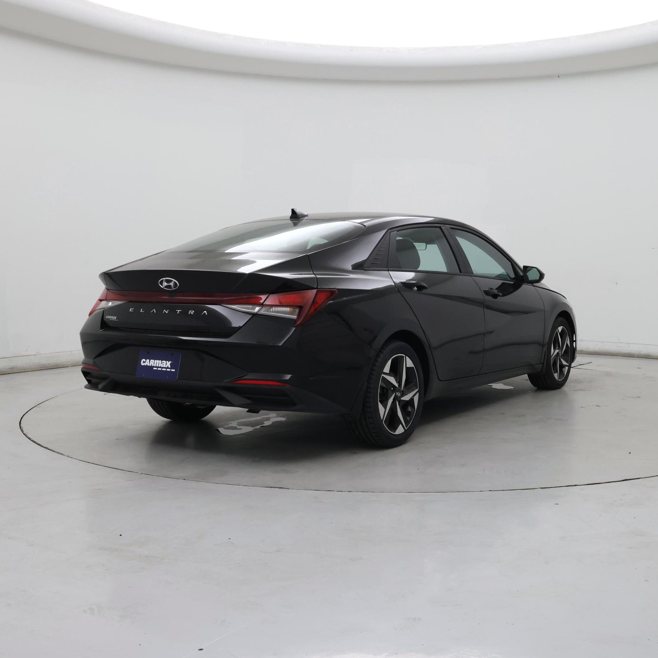 Thumbnail: 2023 Hyundai Elantra - 8