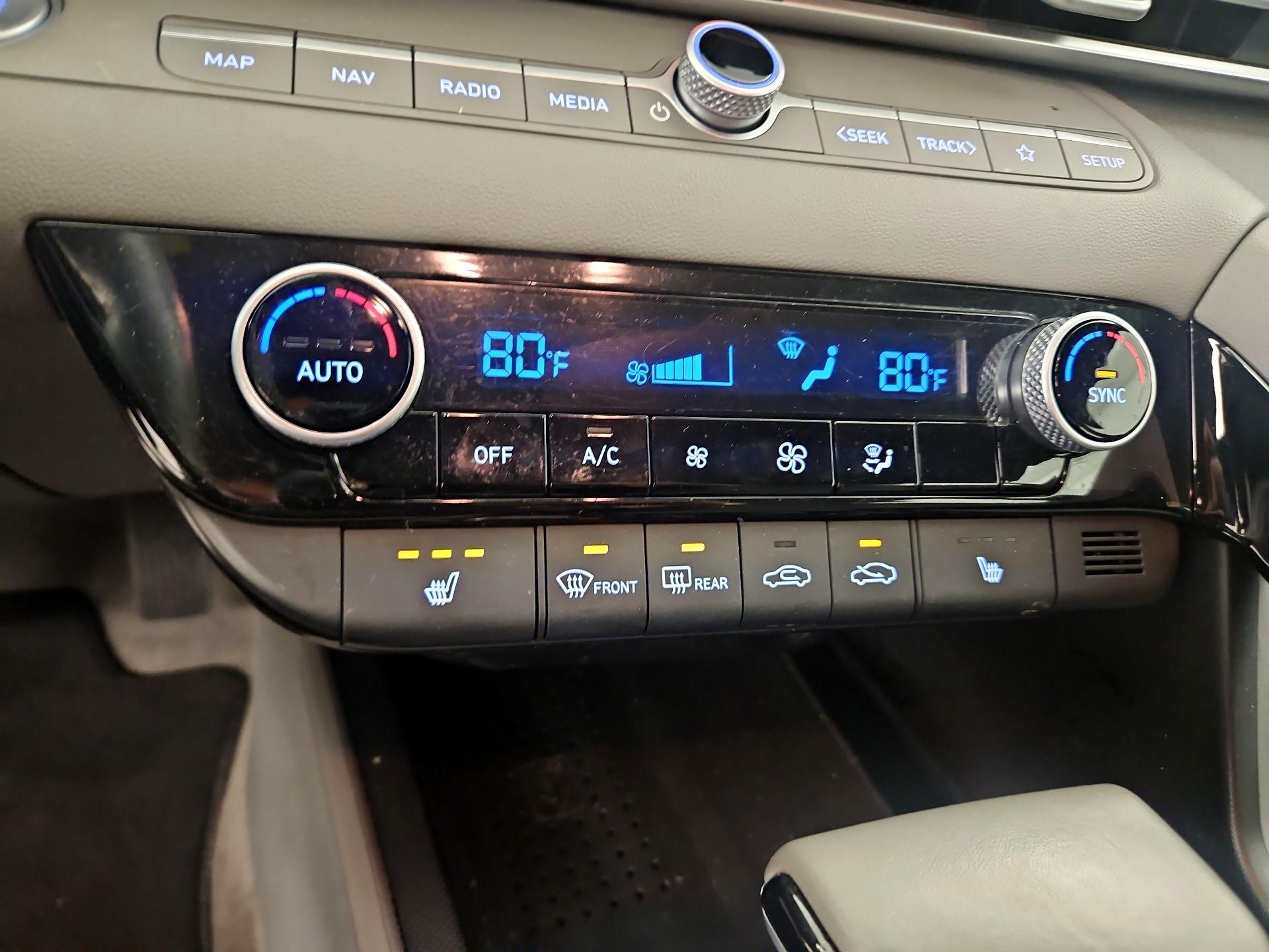 Thumbnail: 2023 Hyundai Elantra - 17