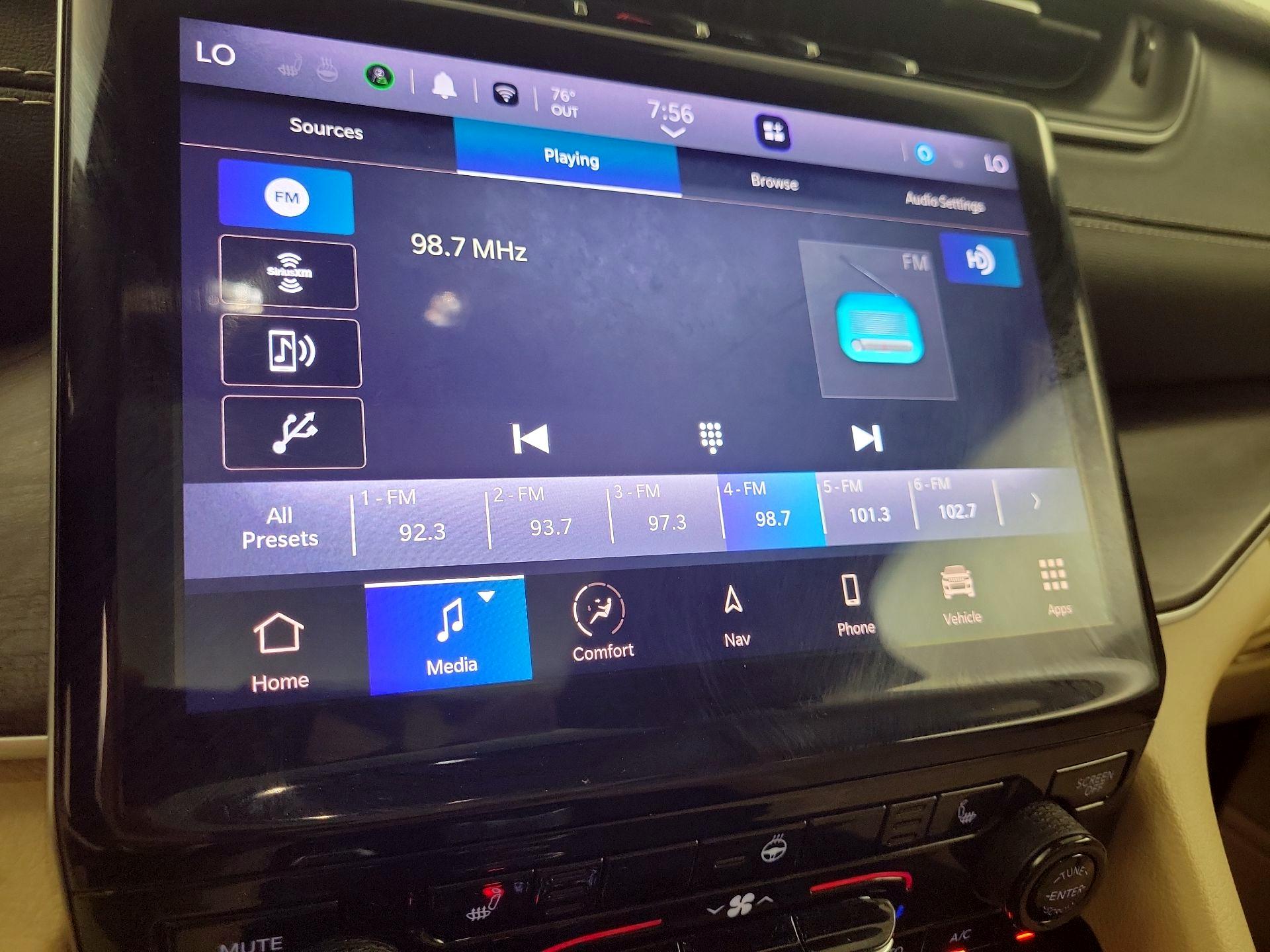 Thumbnail: 2023 Jeep Grand Cherokee - 14