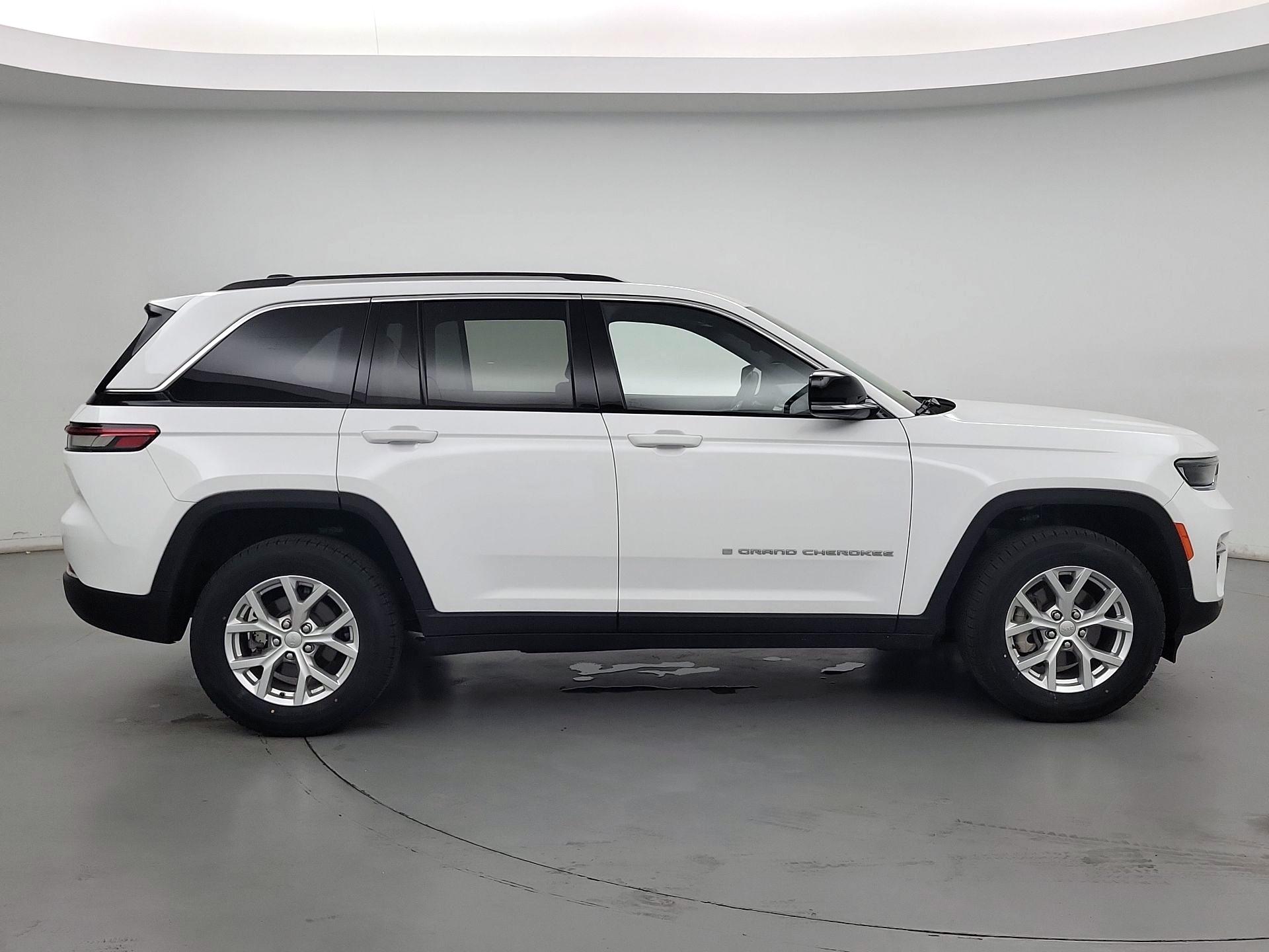 Thumbnail: 2023 Jeep Grand Cherokee - 4