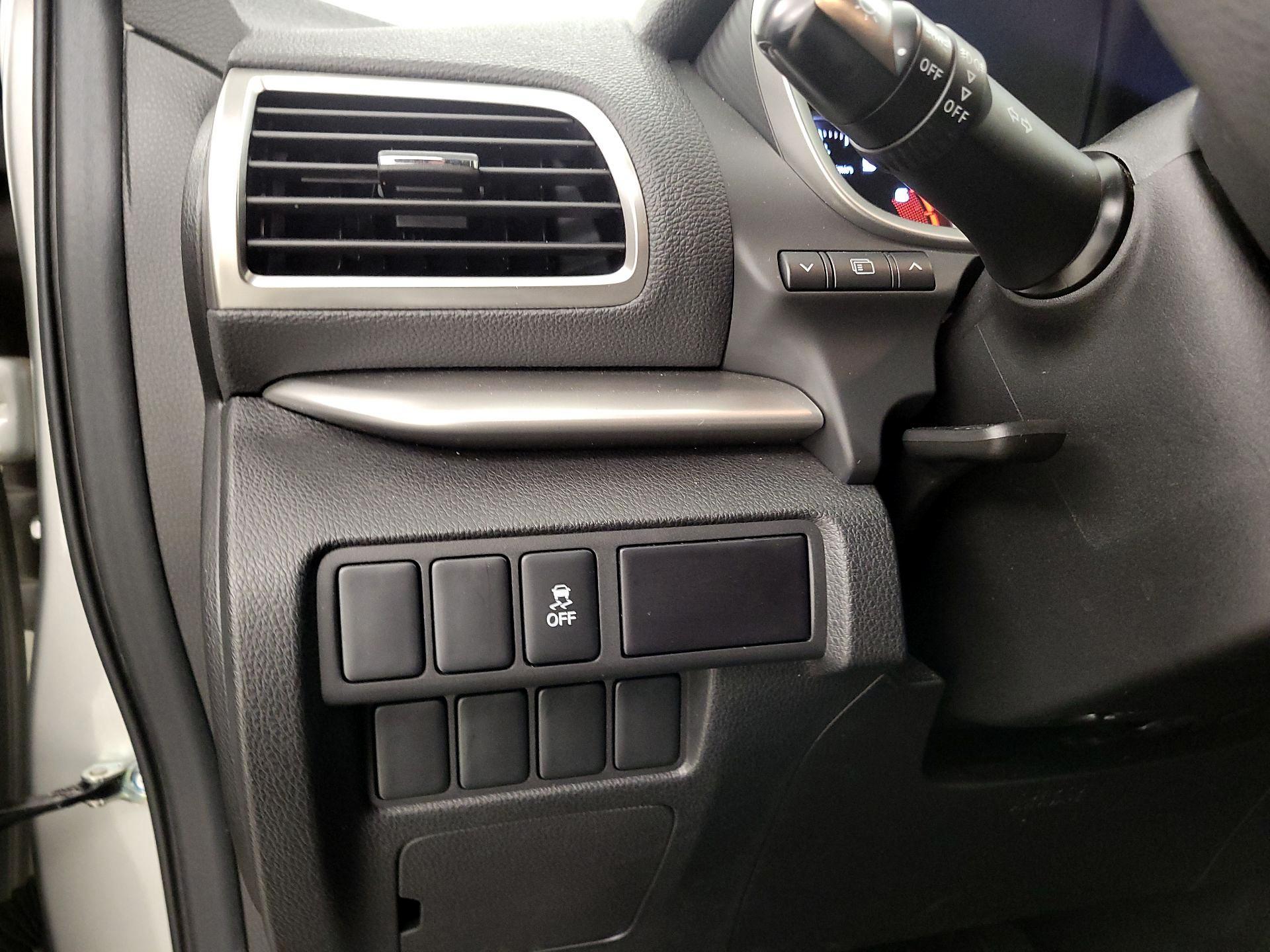 Thumbnail: 2020 Mitsubishi Eclipse Cross - 13