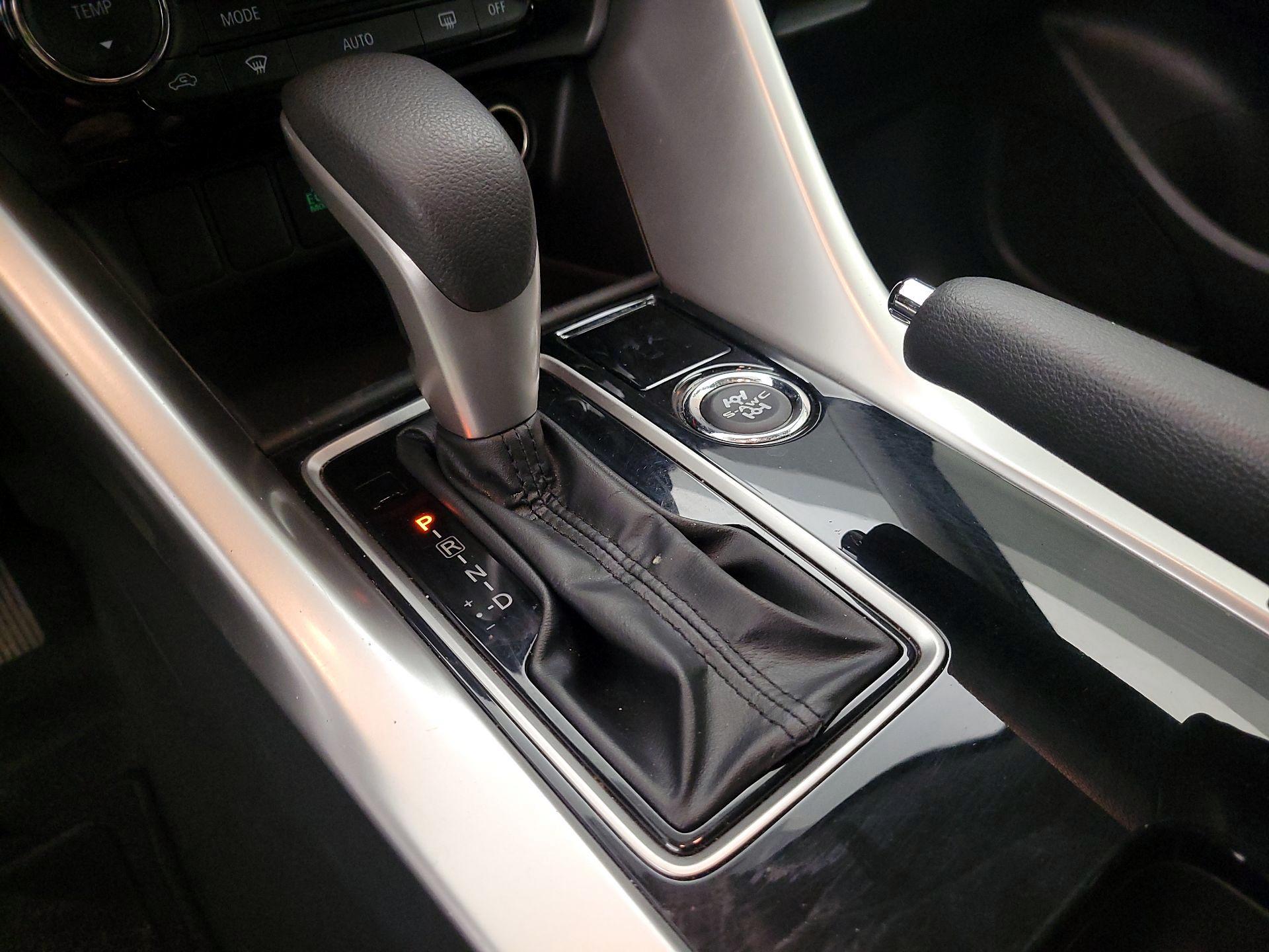 Thumbnail: 2020 Mitsubishi Eclipse Cross - 17