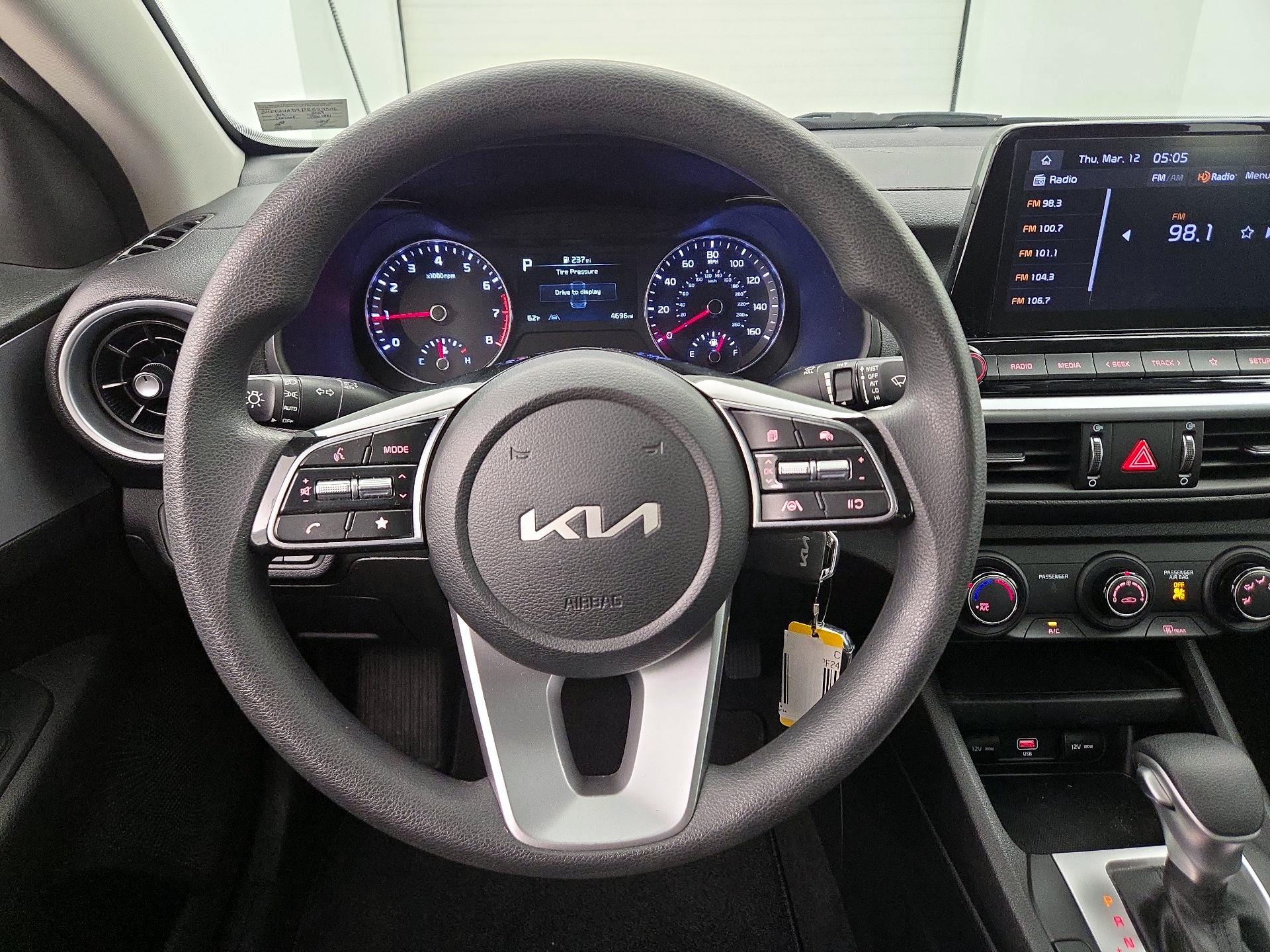 Thumbnail: 2023 Kia Forte - 10