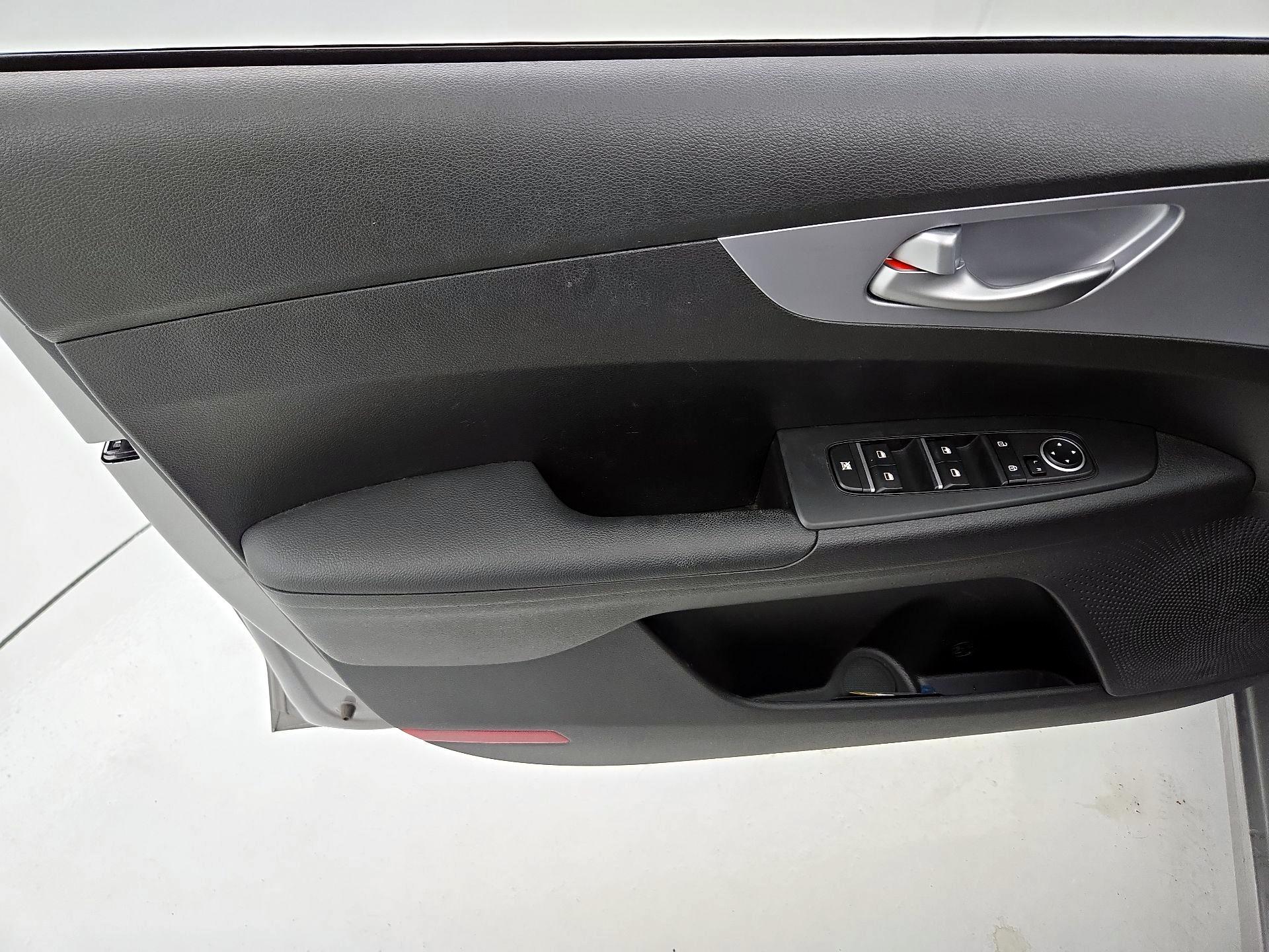 Thumbnail: 2023 Kia Forte - 12