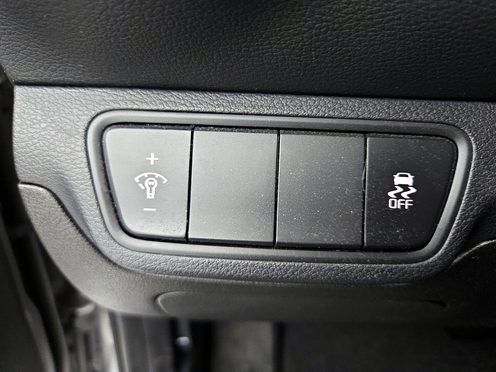 Thumbnail: 2023 Kia Forte - 13