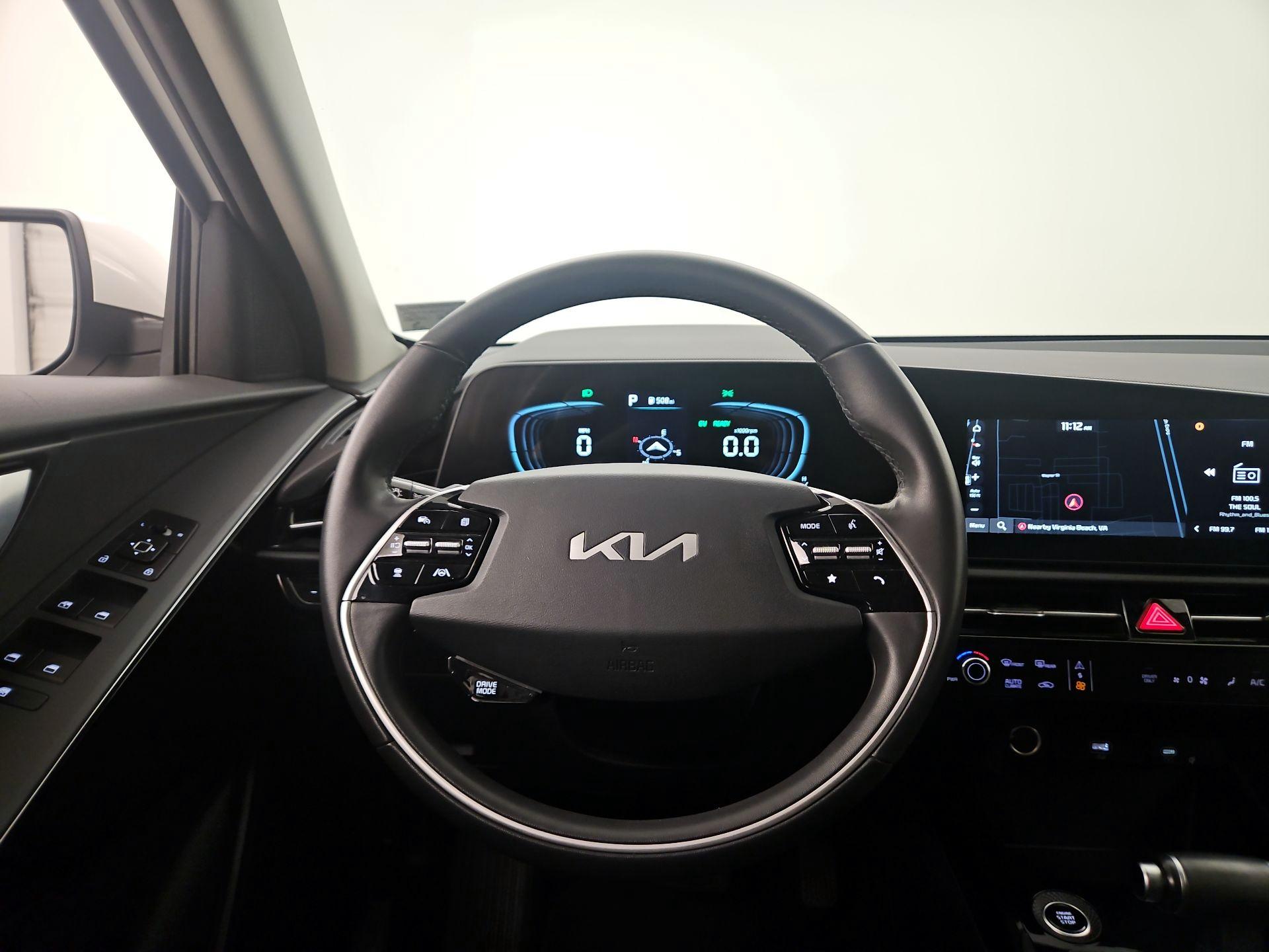 Thumbnail: 2023 Kia Niro - 10