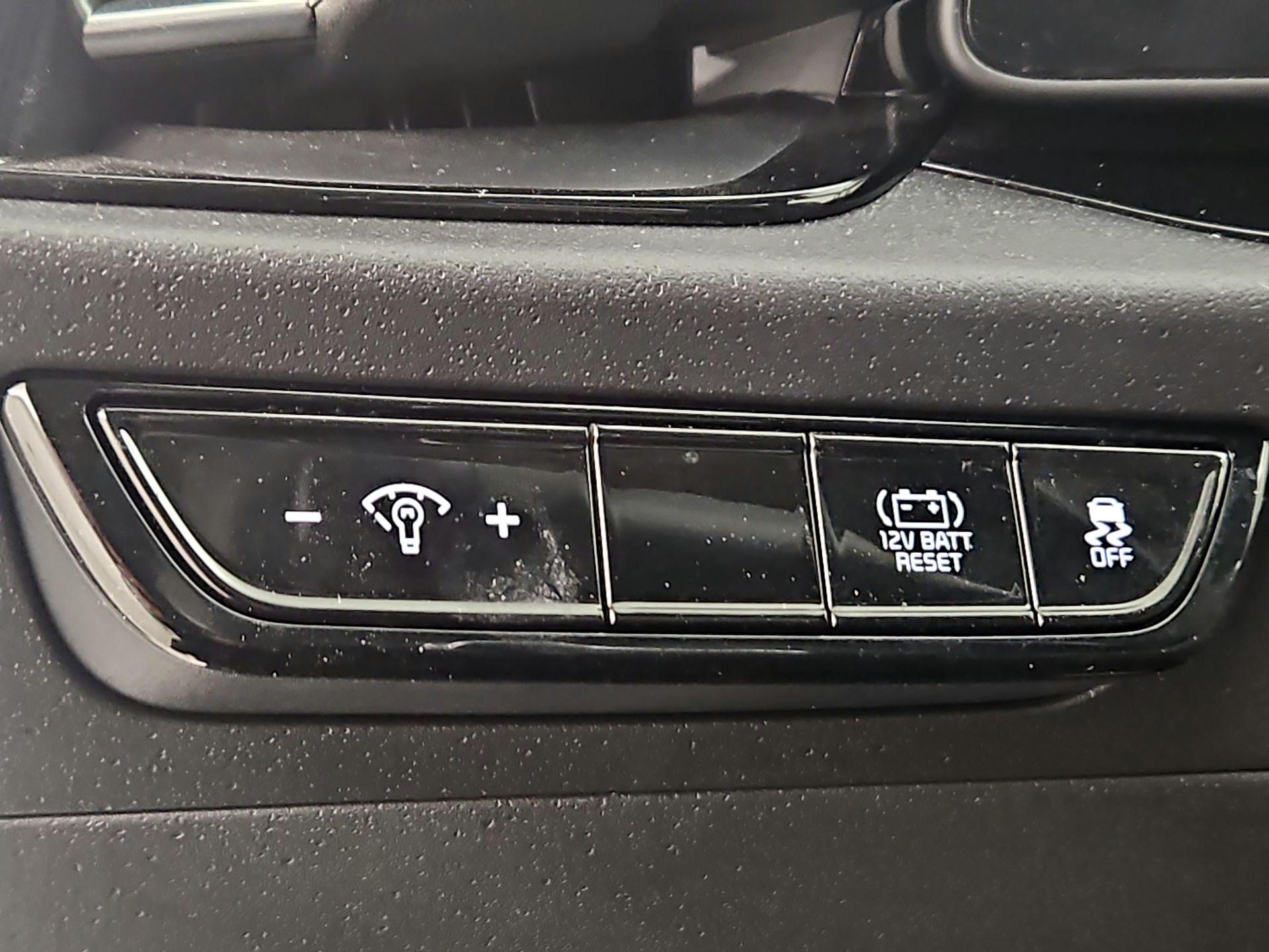 Thumbnail: 2023 Kia Niro - 13