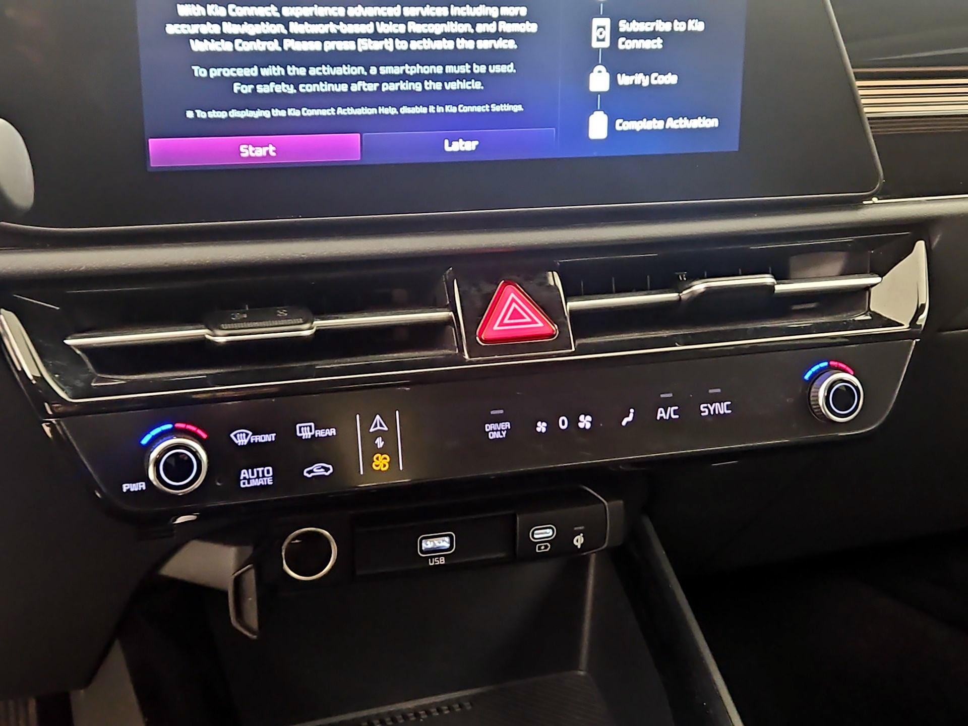 Thumbnail: 2023 Kia Niro - 17