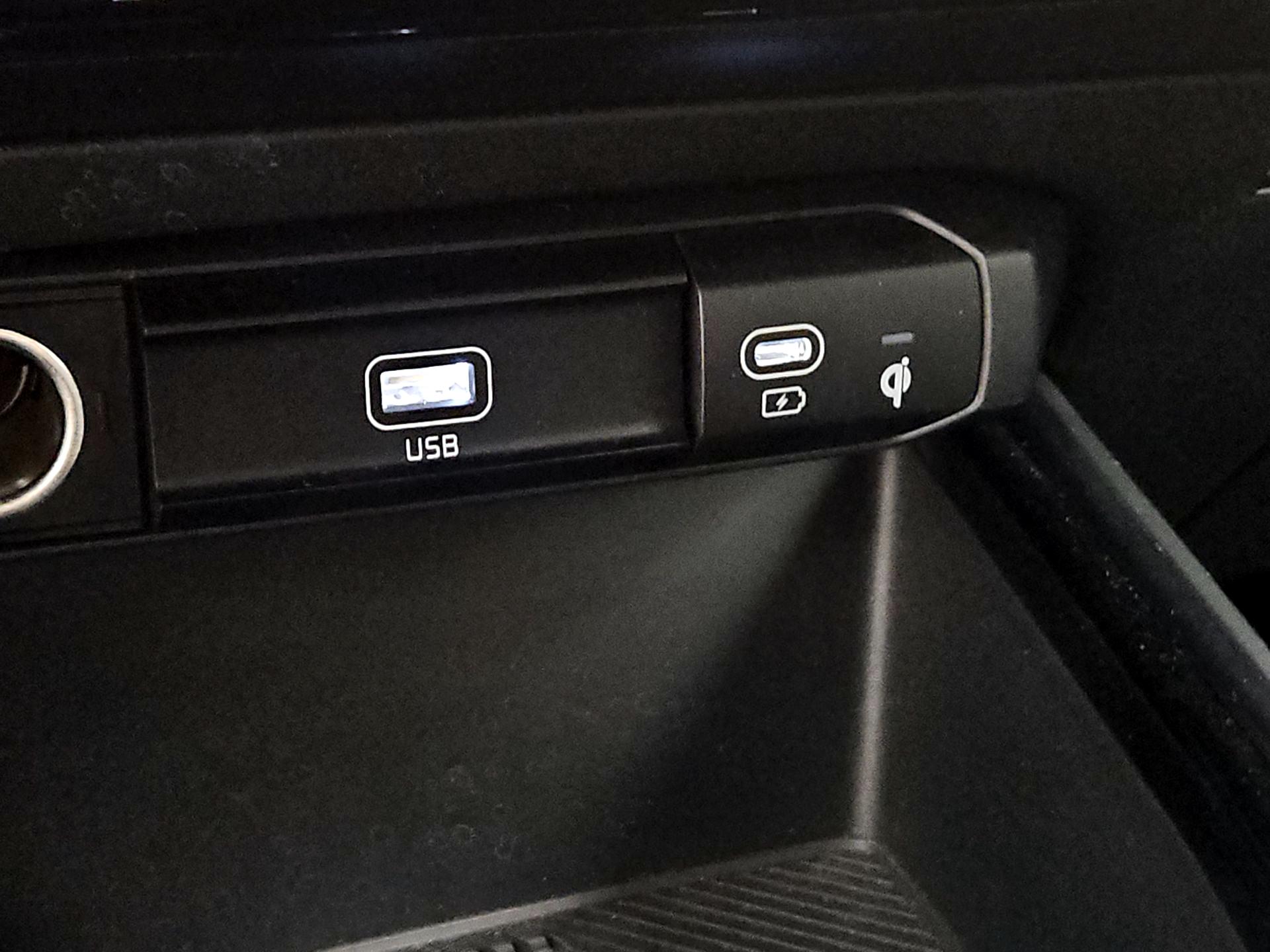 Thumbnail: 2023 Kia Niro - 19