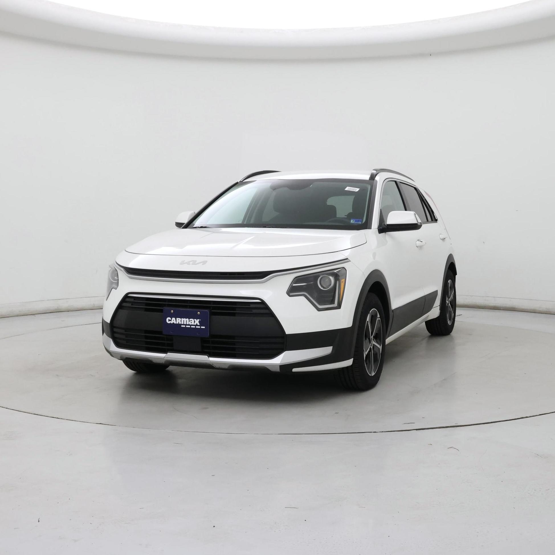 Thumbnail: 2023 Kia Niro - 4