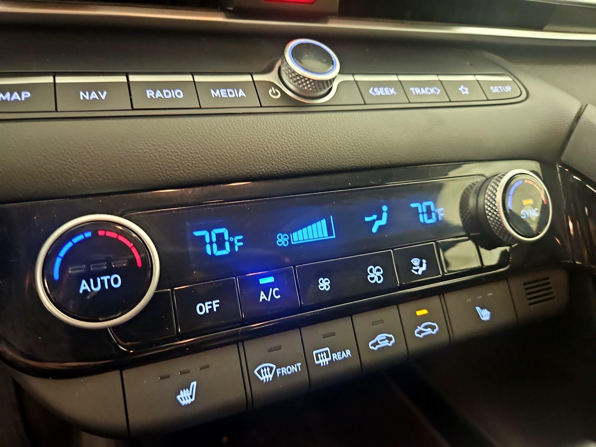 Thumbnail: 2023 Hyundai Elantra - 17