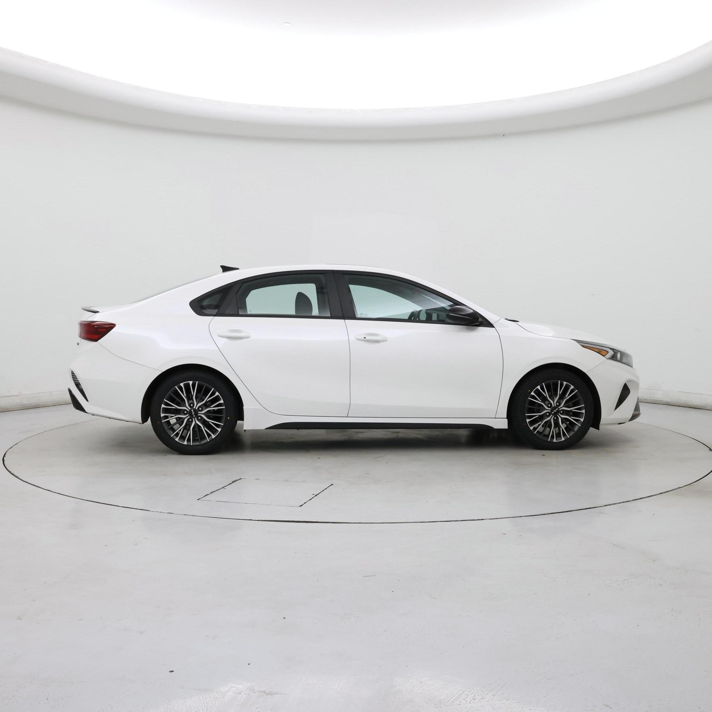 Thumbnail: 2023 Kia Forte - 7