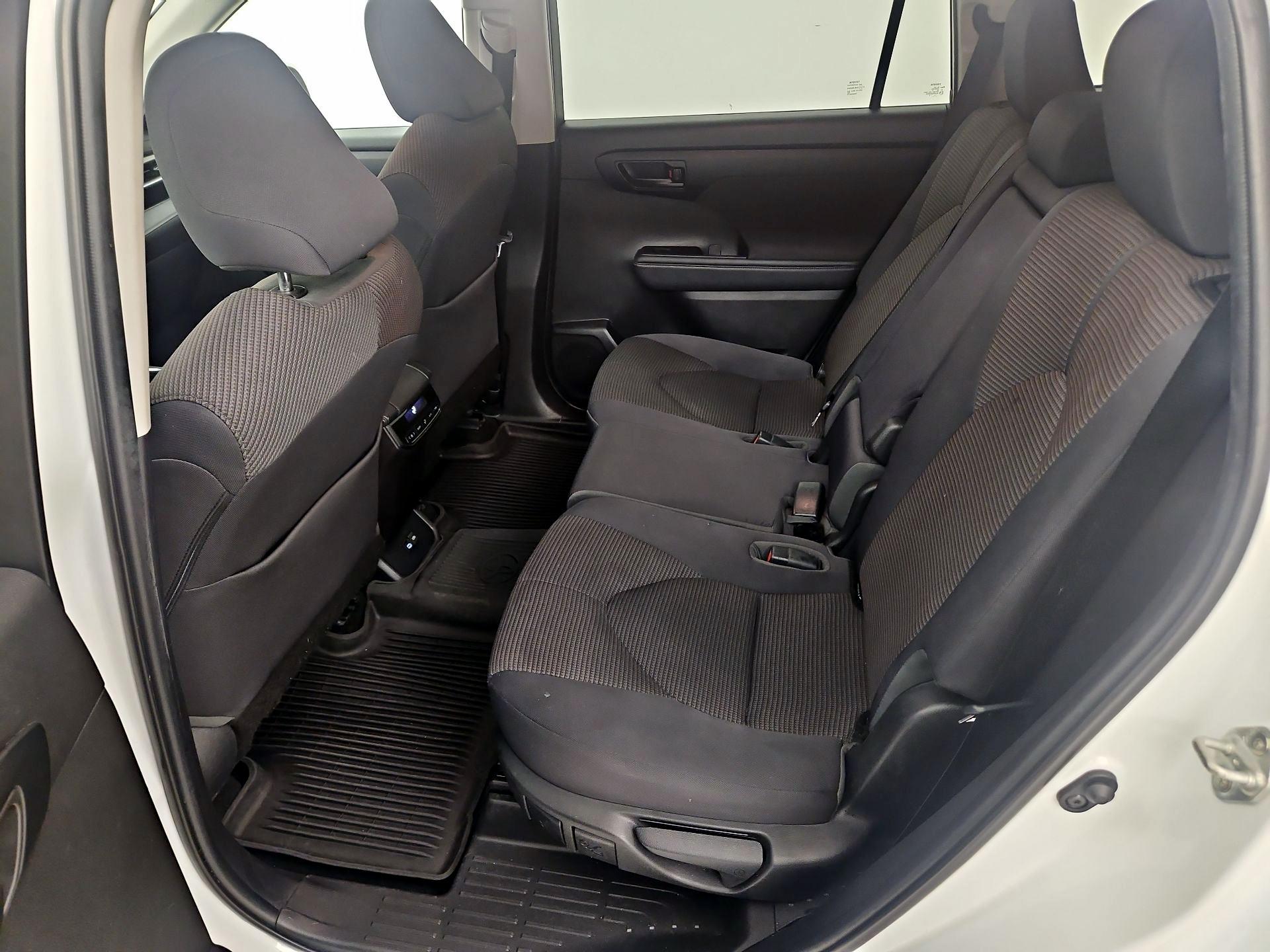 Thumbnail: 2023 Toyota Highlander - 19